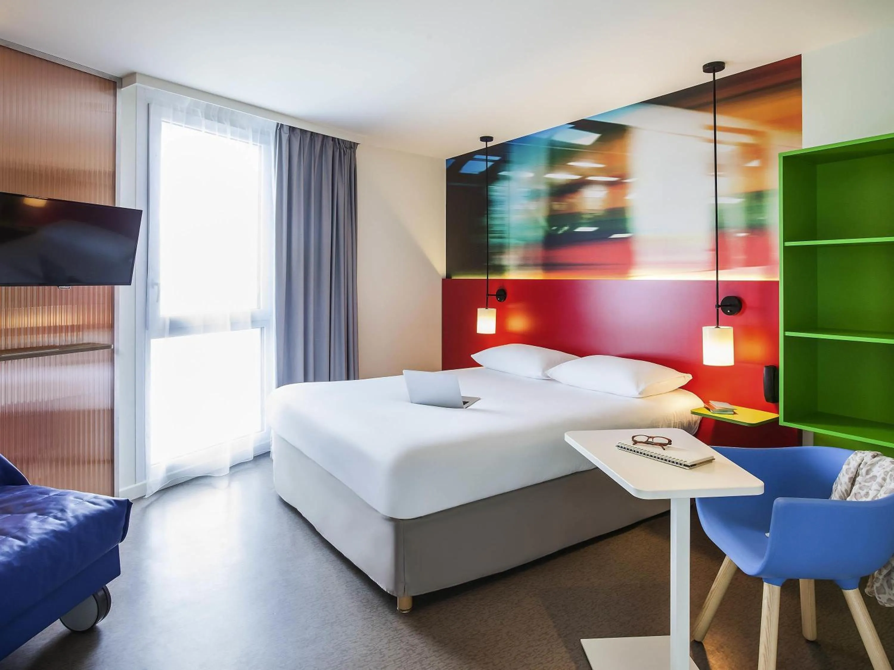 Standard Family Suite with One Double Bed and Twin Beds in Ibis Styles Mulhouse Centre Gare