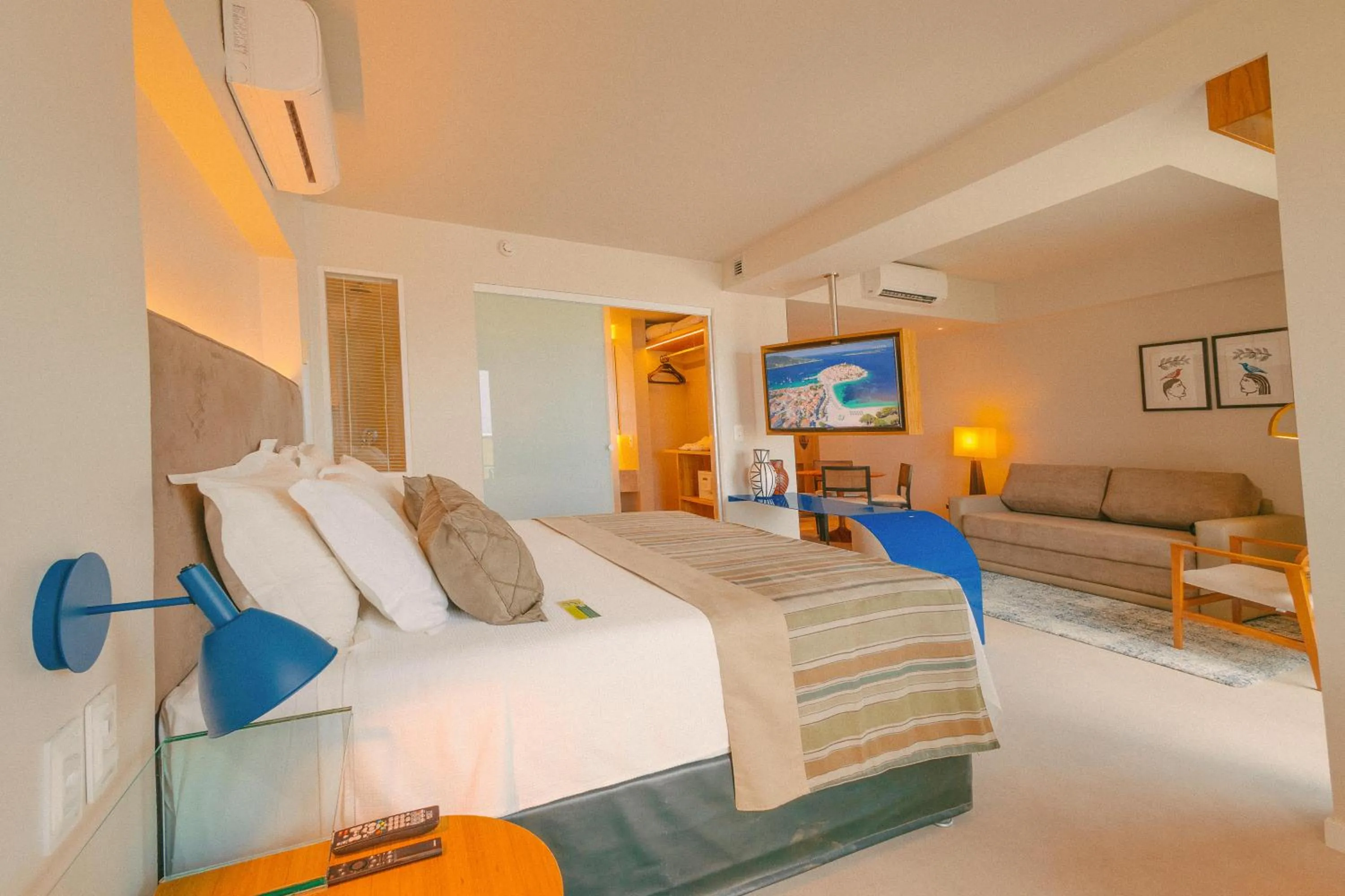 Suite with Sea View in Verdegreen Hotel