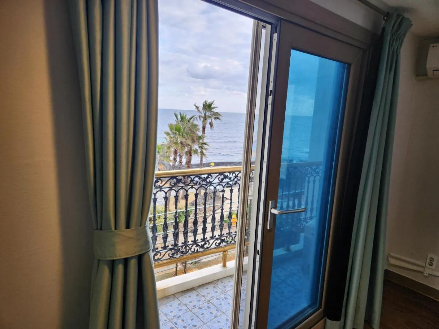 Family Room with Sea View in Navis Hotel