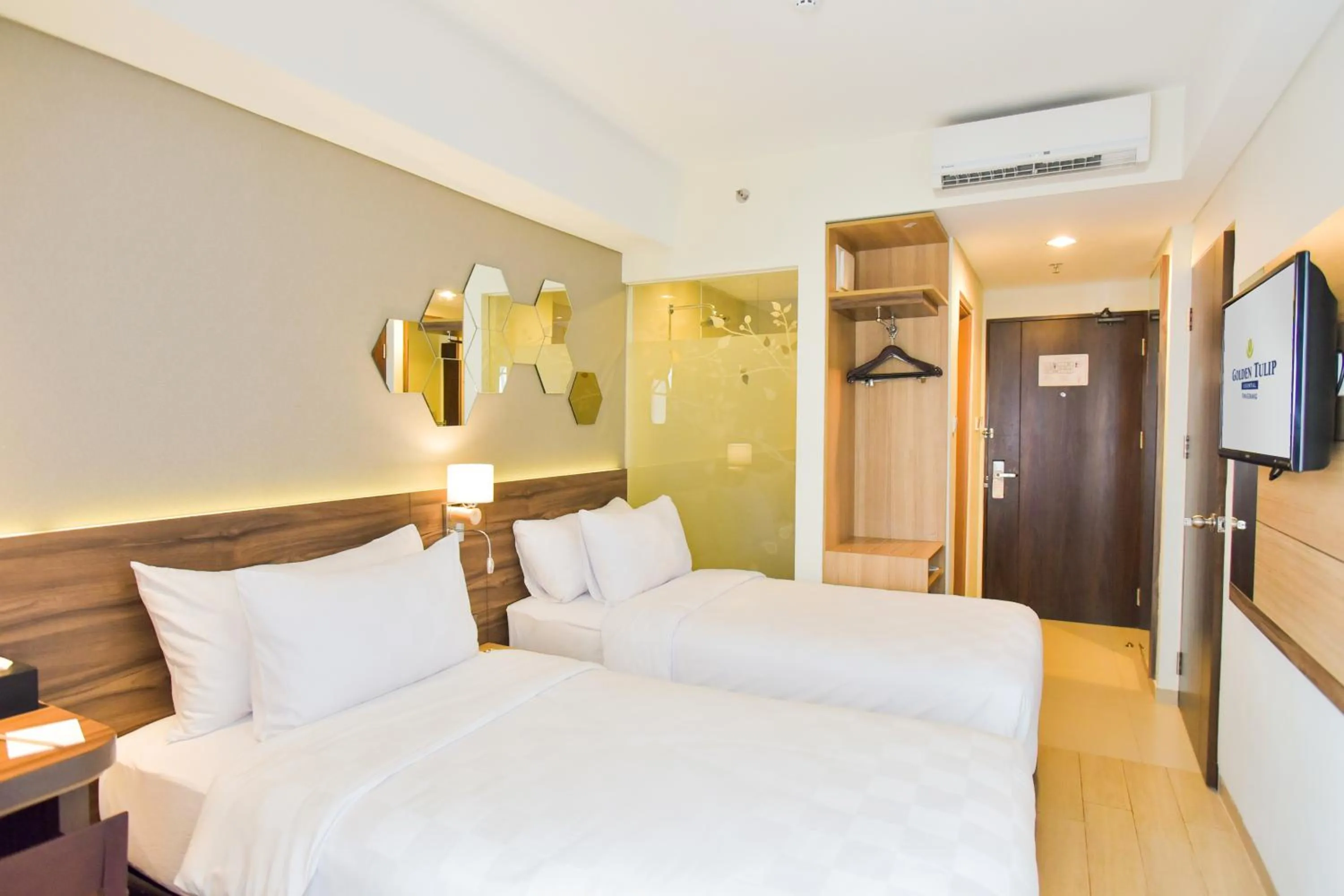 Superior Twin Room in Golden Tulip Essential Tangerang