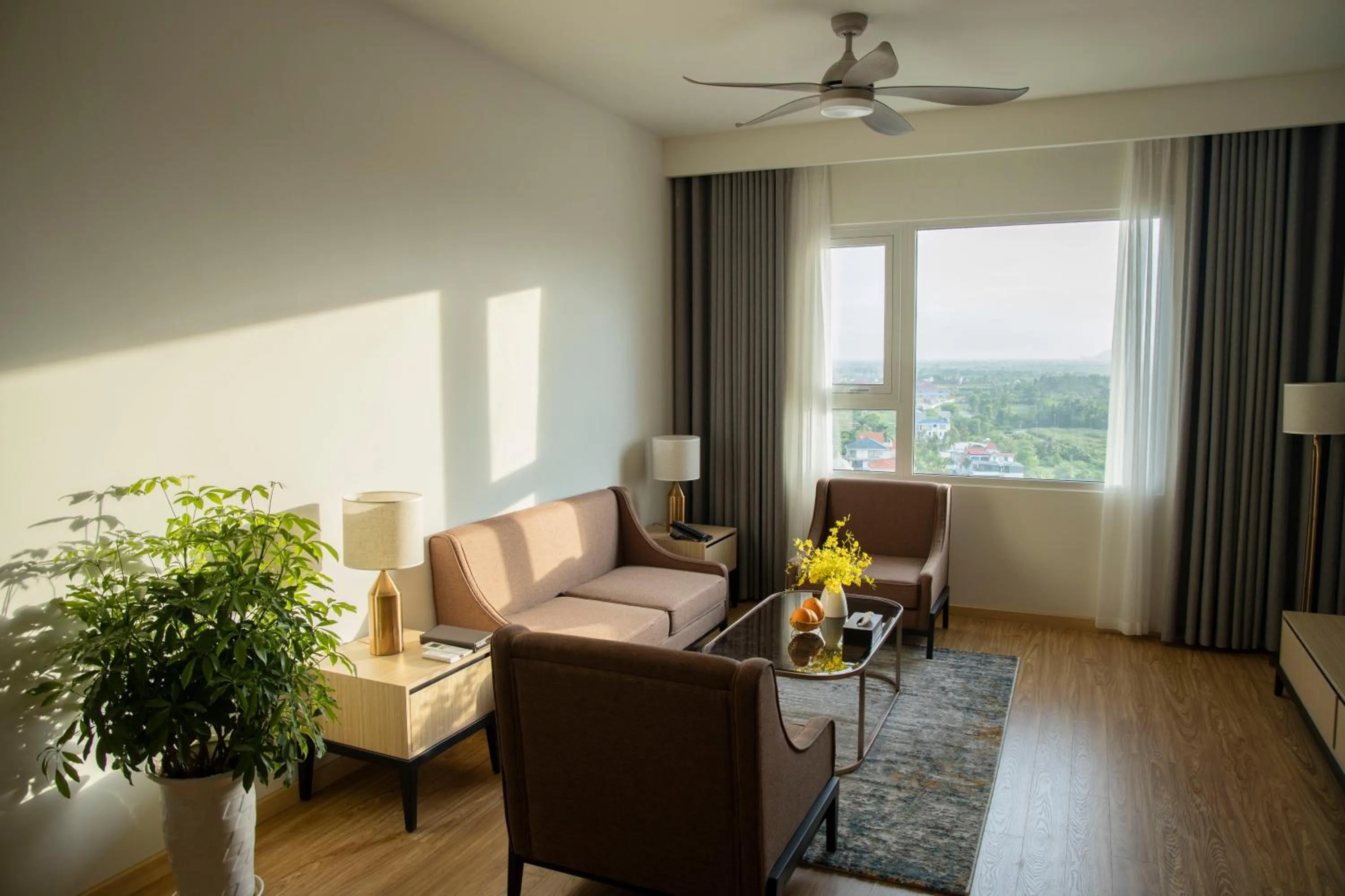 One-Bedroom Apartment in Pearl River Hotel