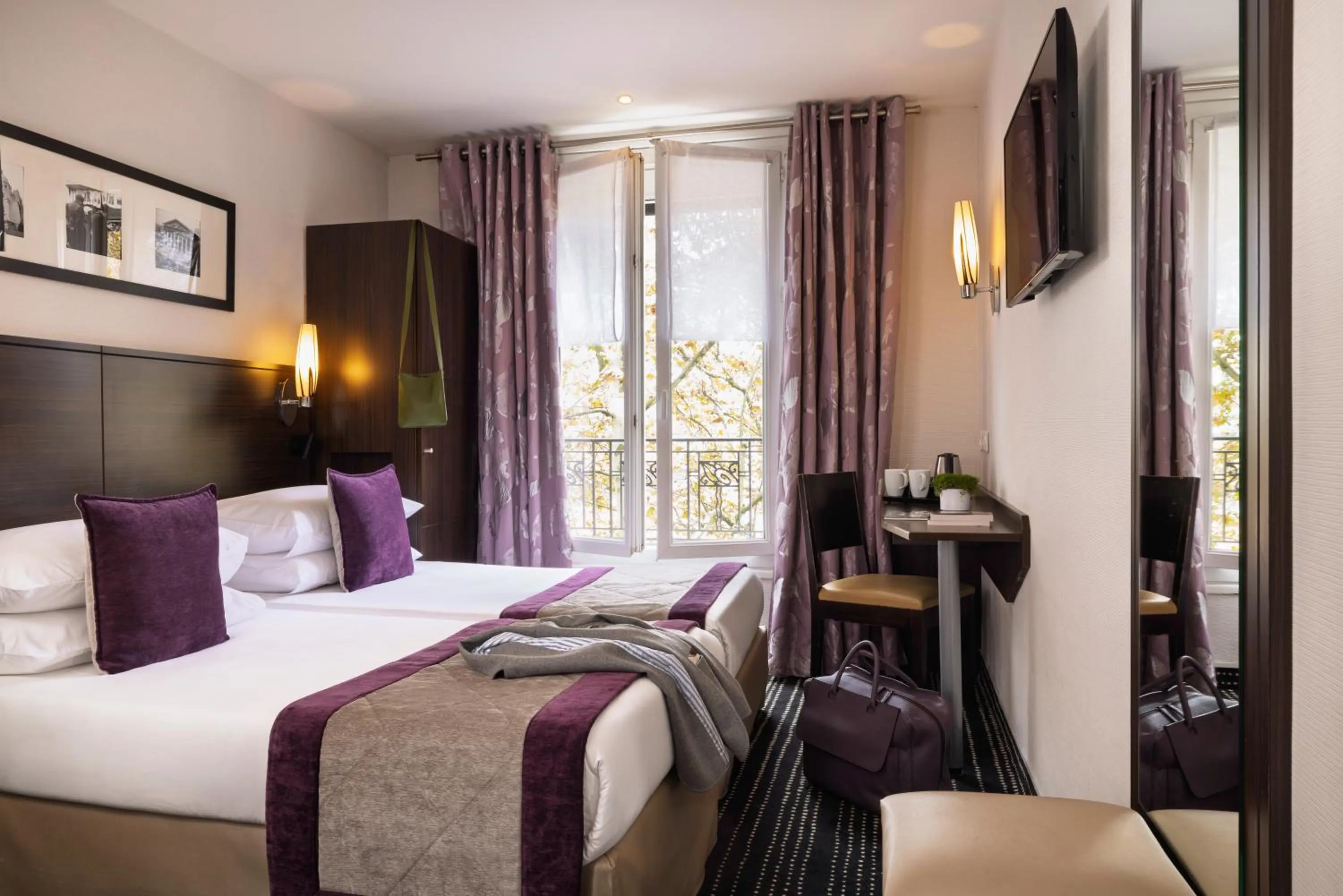 Superior Twin Room in Jack's Hotel