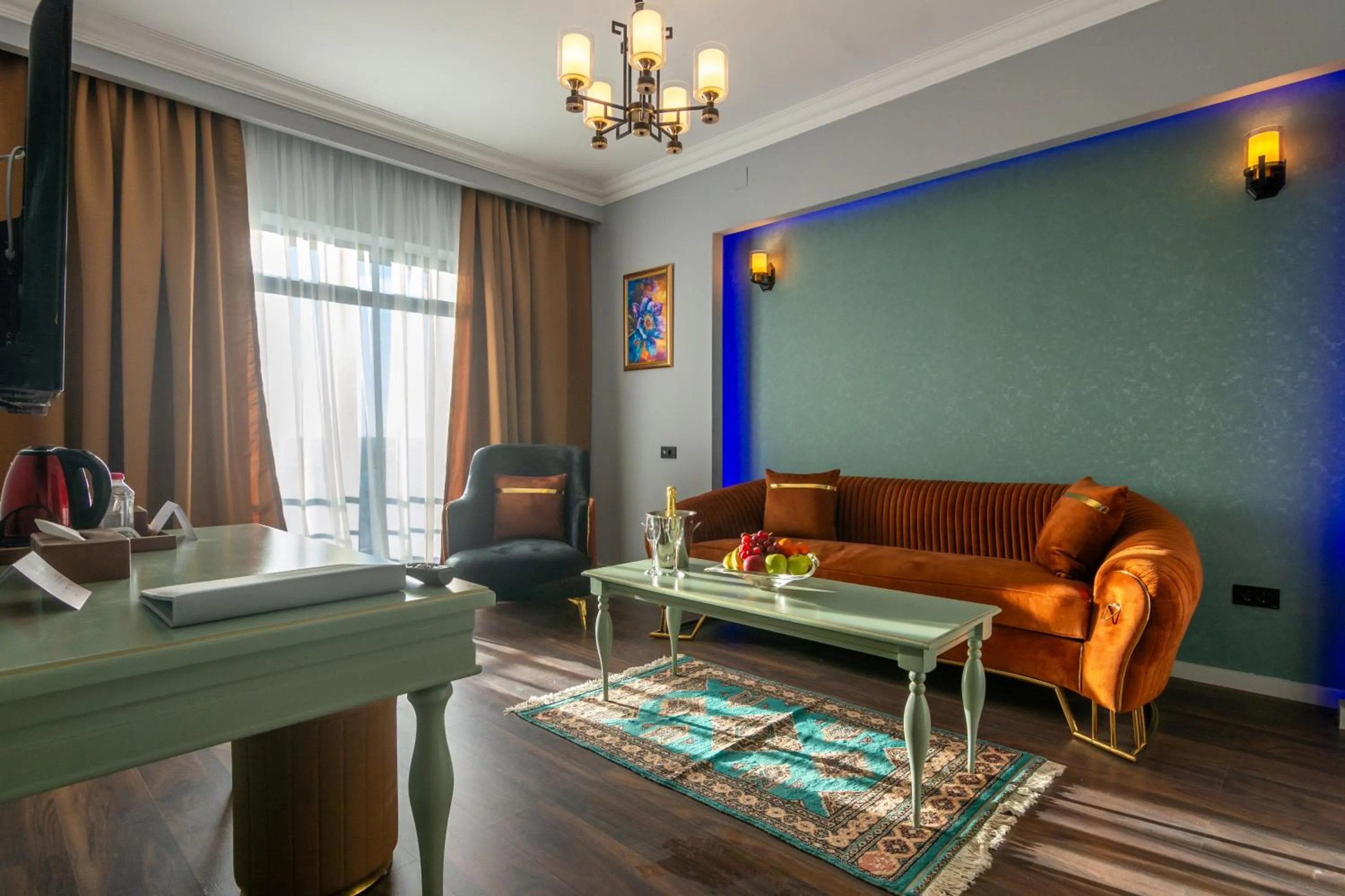 Premium Junior Suite - single occupancy in Phoenicia Express Hotel