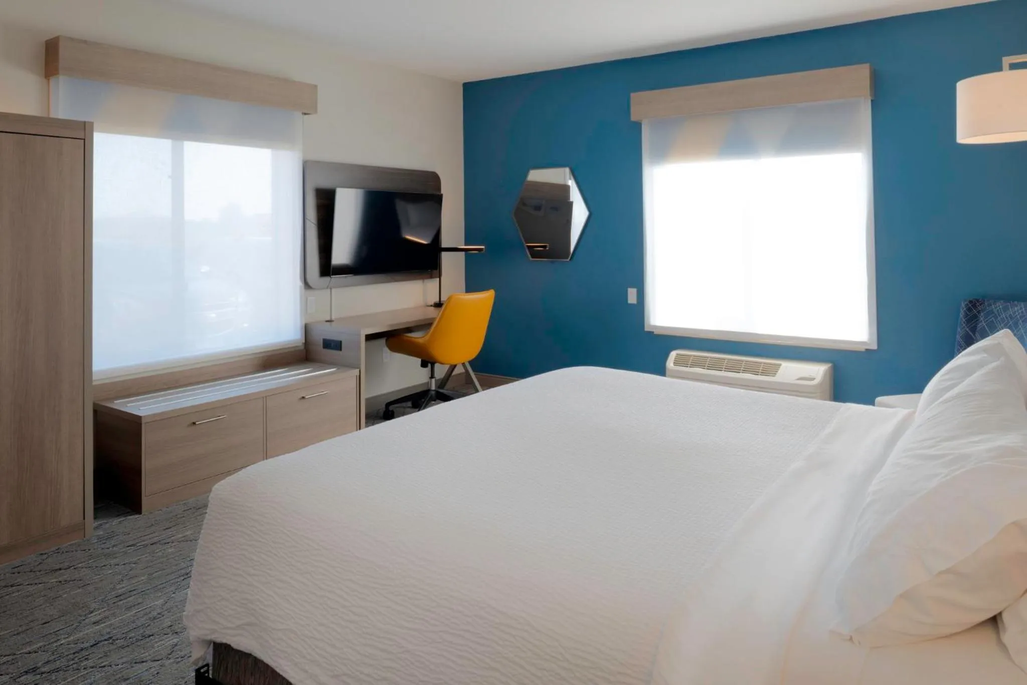King Room - Mobility Access/Hearing Accessible in Holiday Inn Express Hotel & Suites Fort Atkinson by IHG
