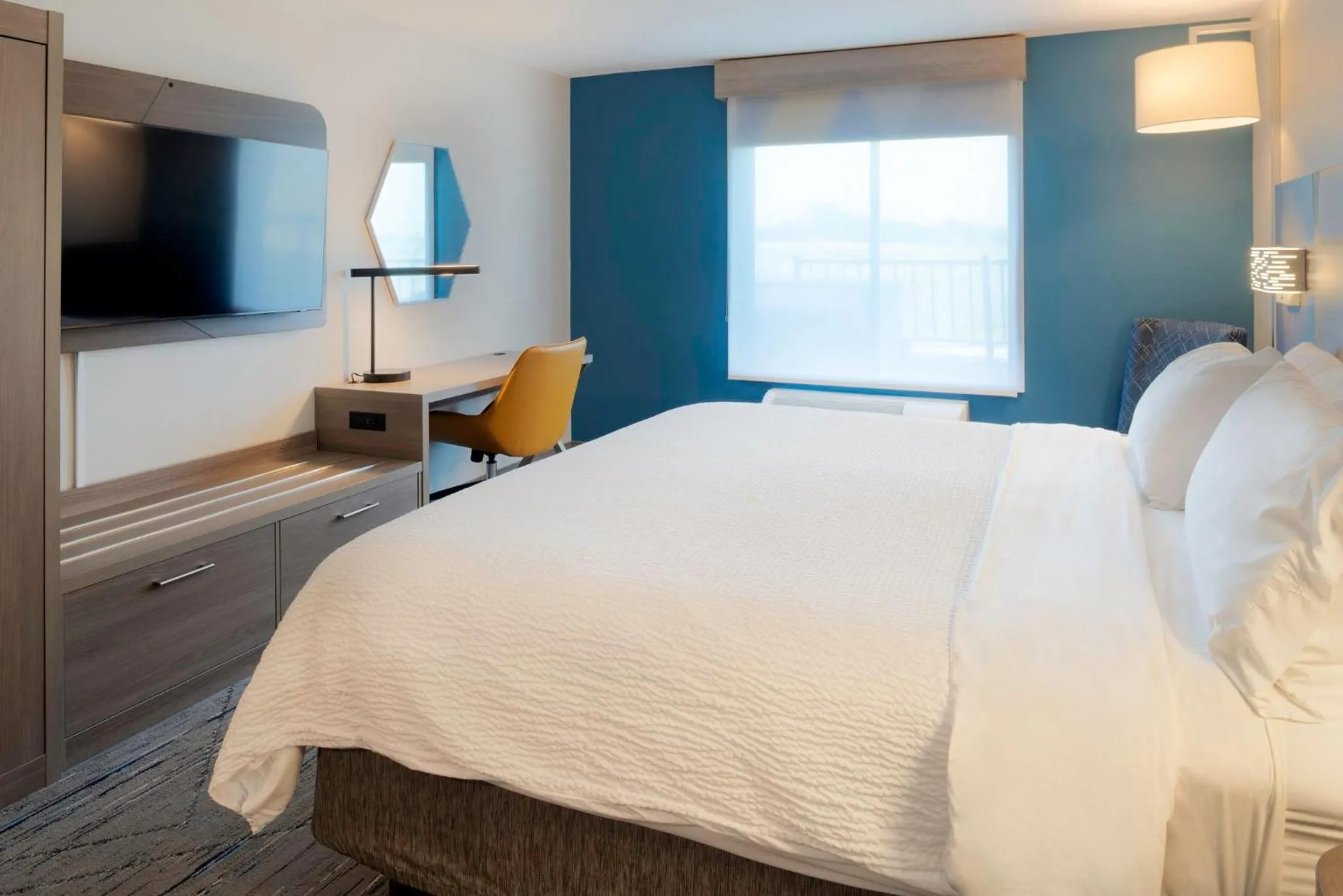 Standard King Room in Holiday Inn Express Hotel & Suites Fort Atkinson by IHG