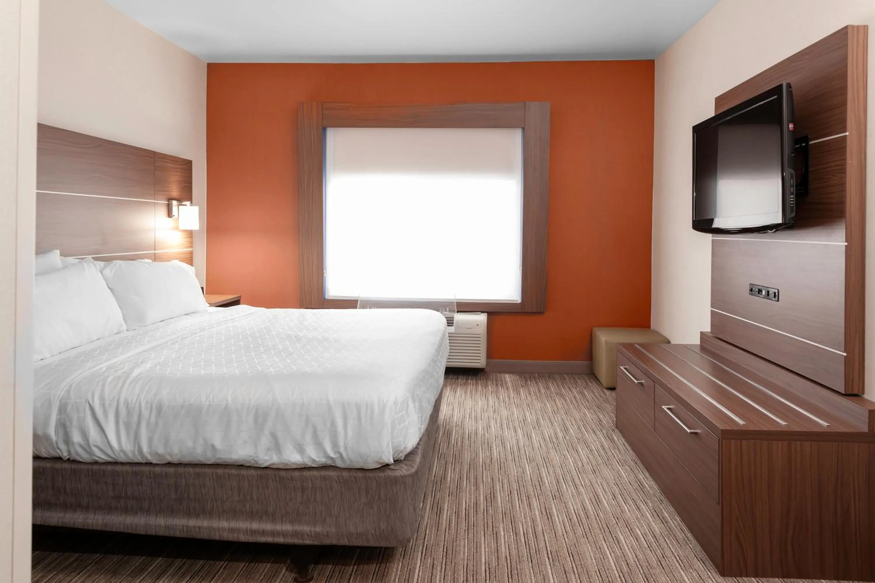 King Suite with Sofa Bed in Holiday Inn Express Hotel & Suites Coeur D'Alene I-90 Exit 11 by IHG