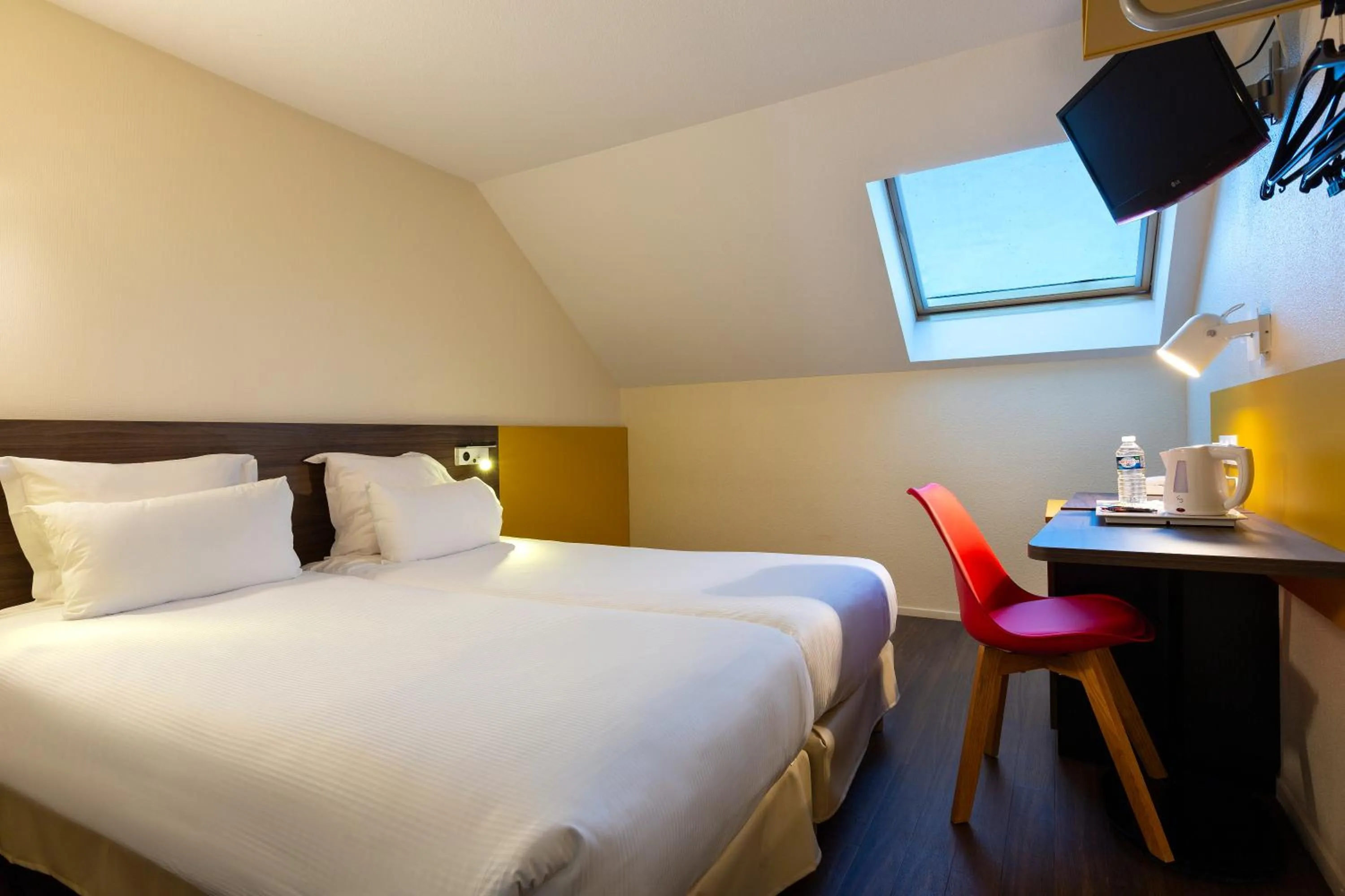 Twin Room in Comfort Hotel Lille Lomme