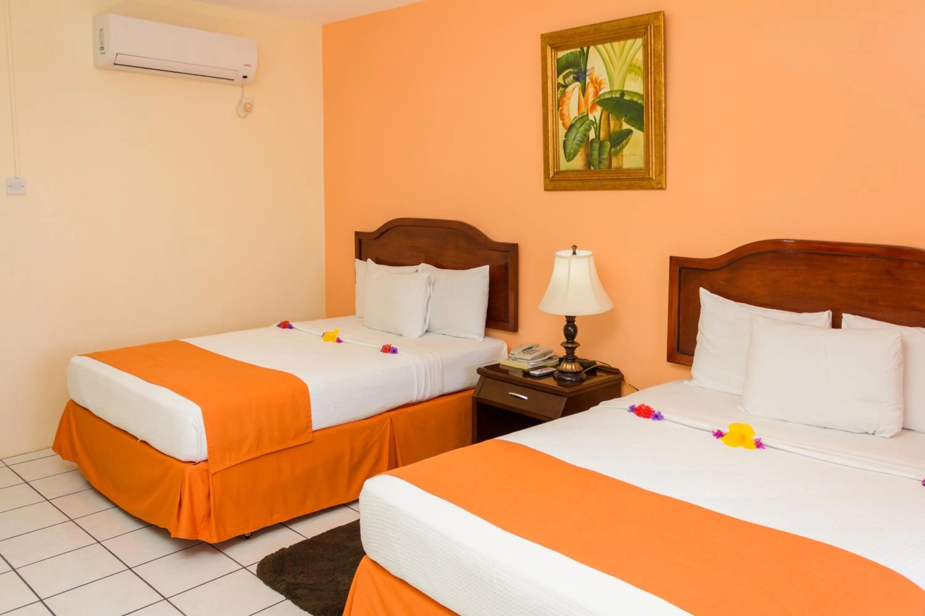 Deluxe room double in Bay Gardens Inn