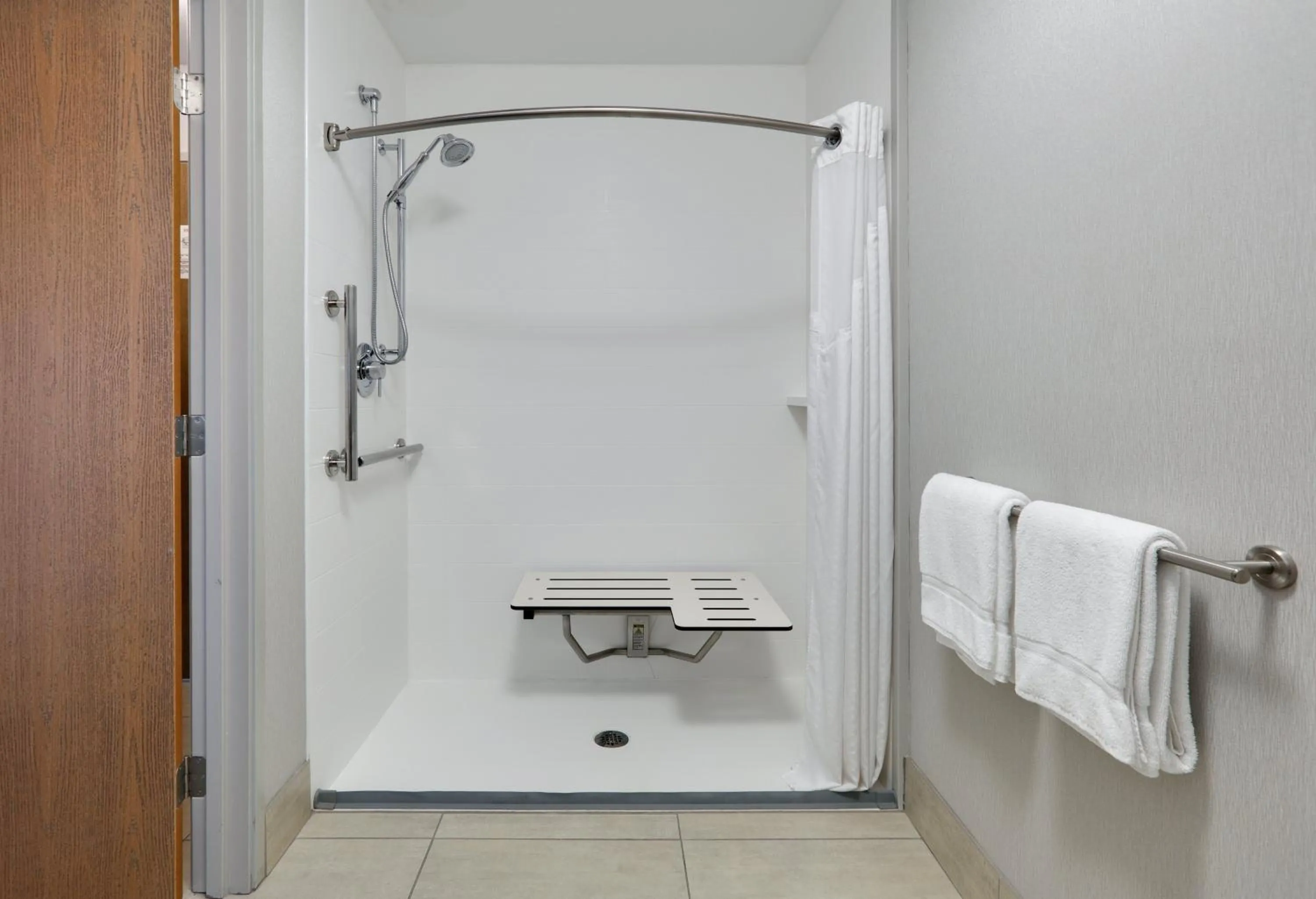 Standard King Room with Roll-in Shower - Mobility Accessible in Holiday Inn Express Scottsbluff - Gering by IHG