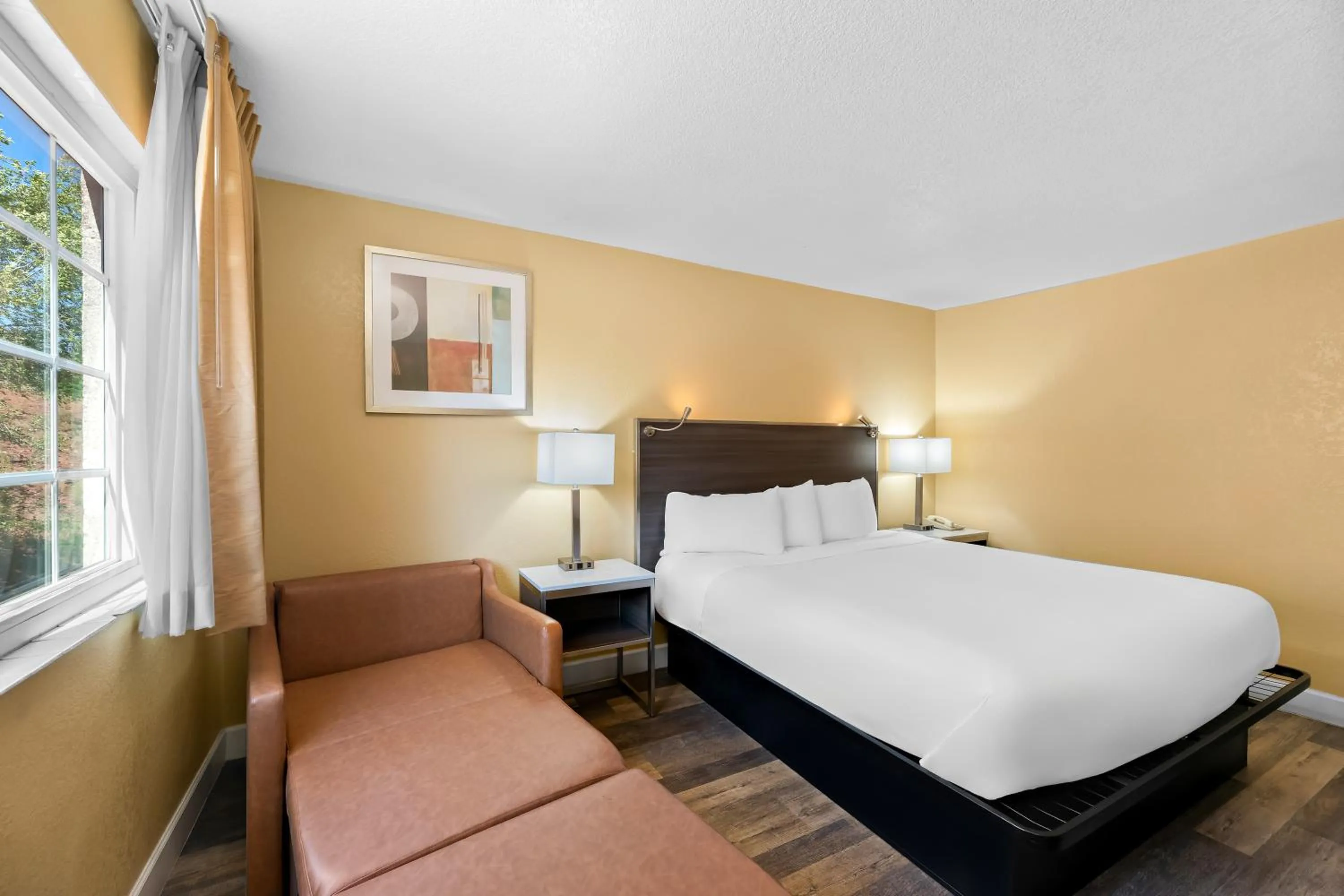 Queen Room - Disability Access in Americas Best Value Inn and Suites Flagstaff