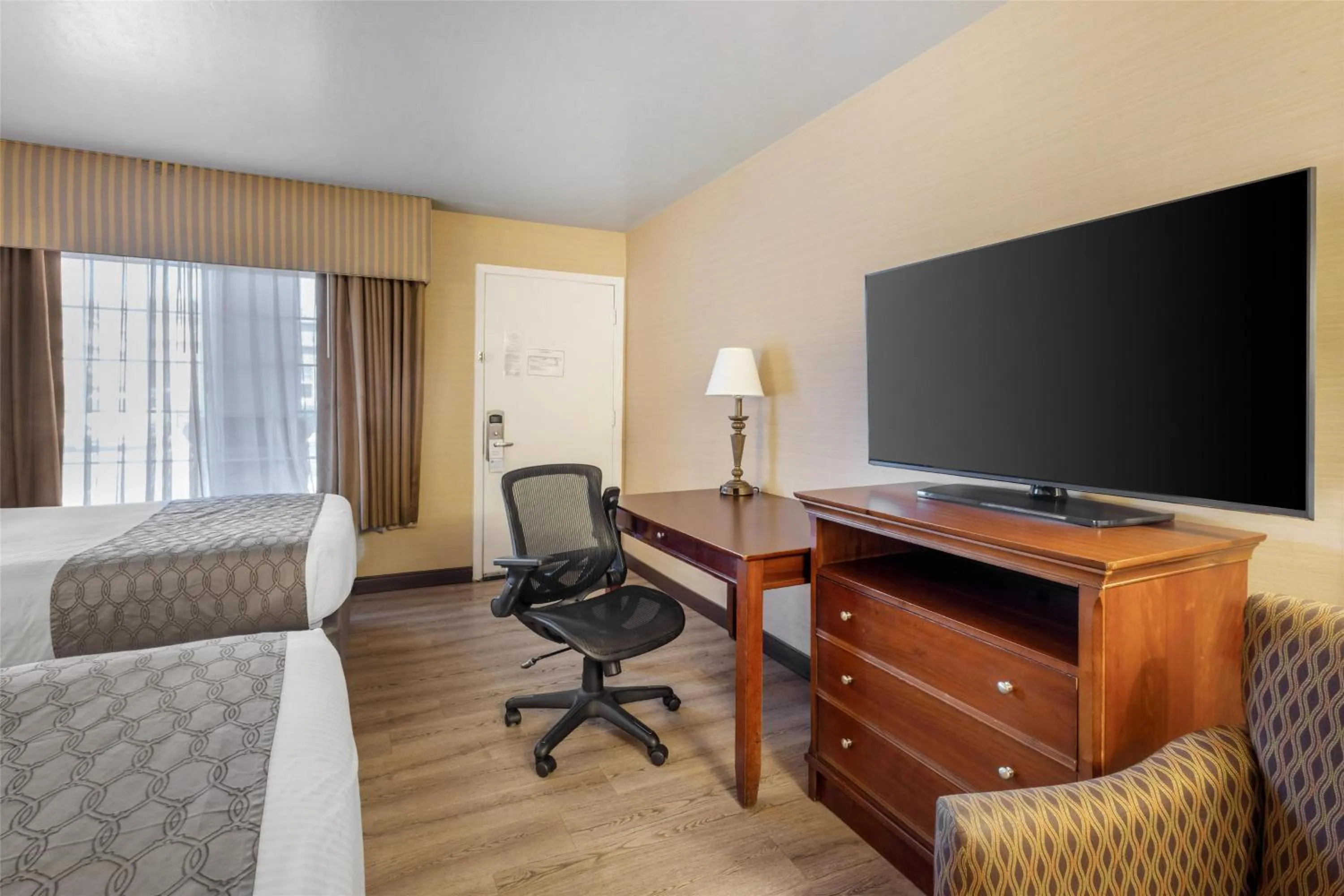 Queen Room with Two Queen Beds - Non-Smoking in Best Western Inn Santa Clara