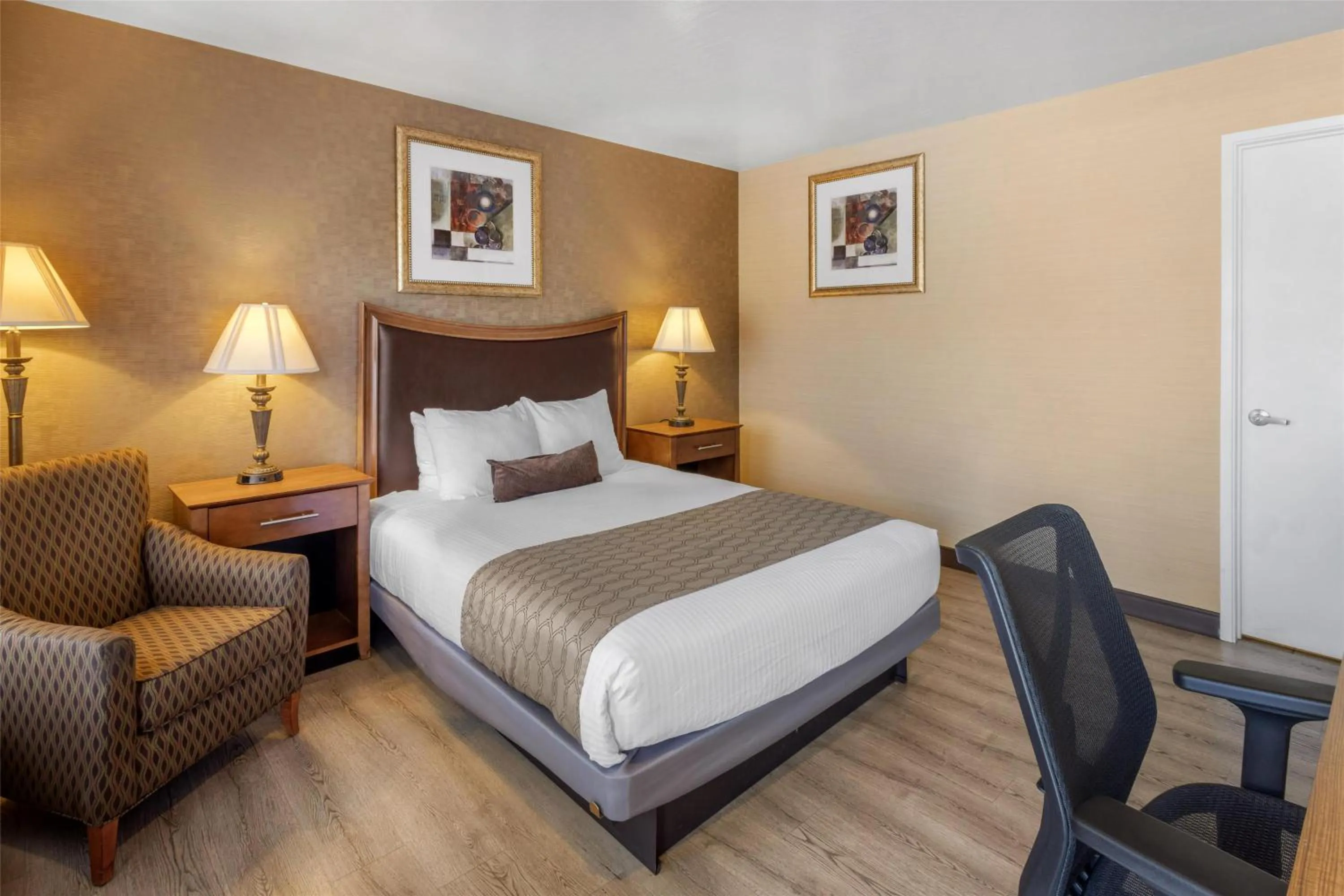 Queen Room - Mobility Access in Best Western Inn Santa Clara