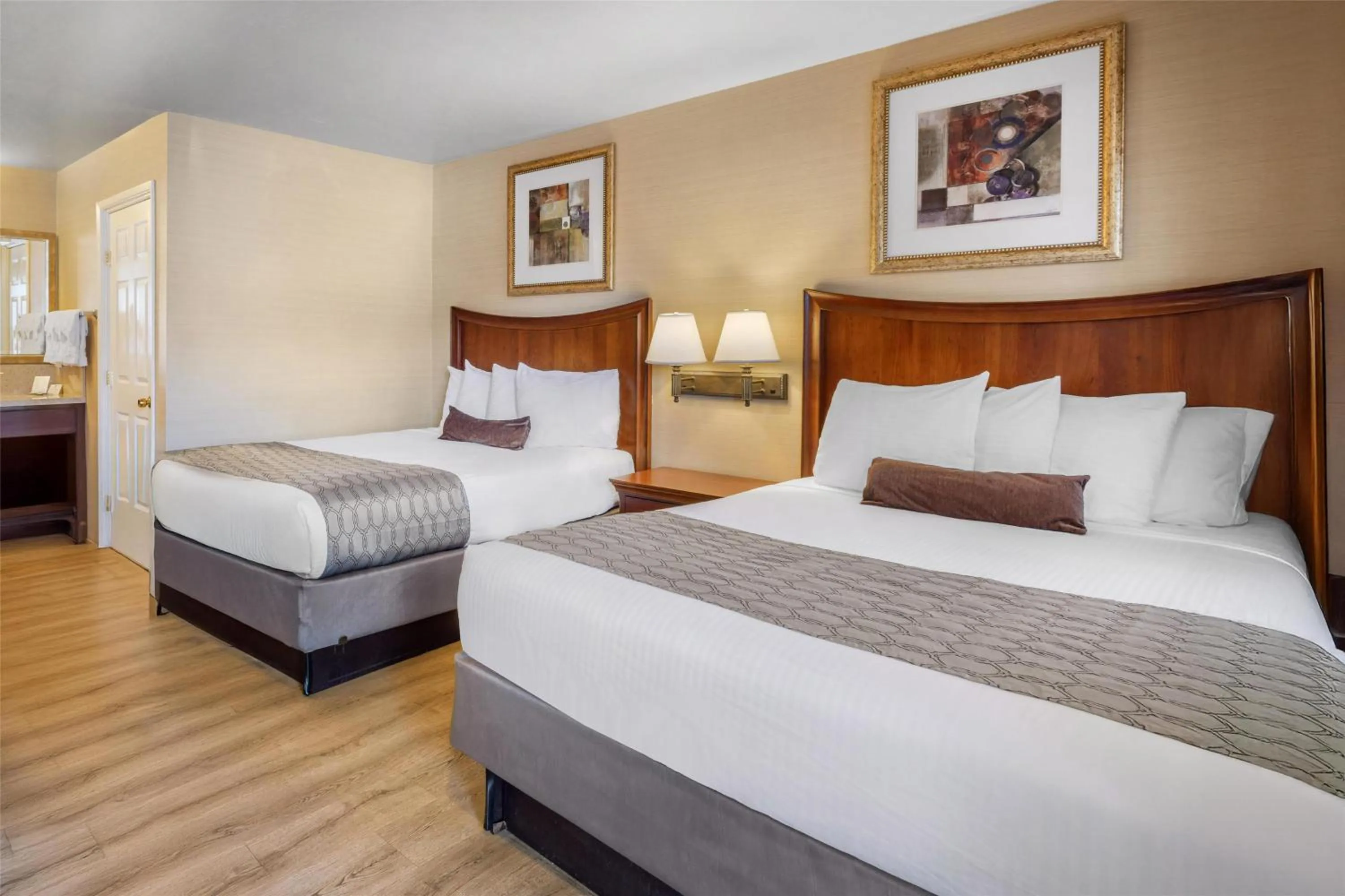 Queen Room with Two Queen Beds and Roll-In Shower - Disability Access in Best Western Inn Santa Clara