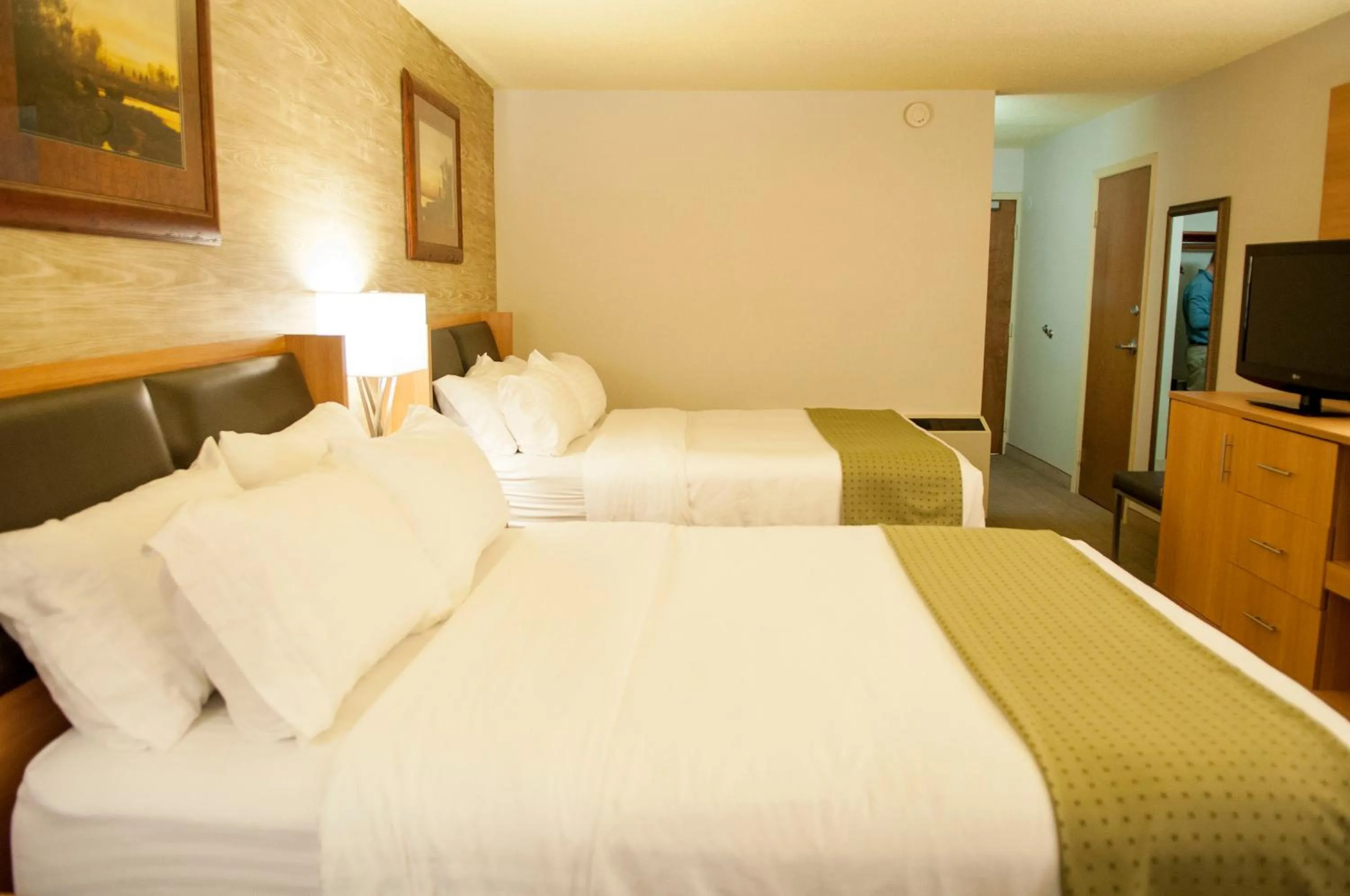 Standard Room with Two Queen Beds in Holiday Inn Spearfish-Convention Center by IHG