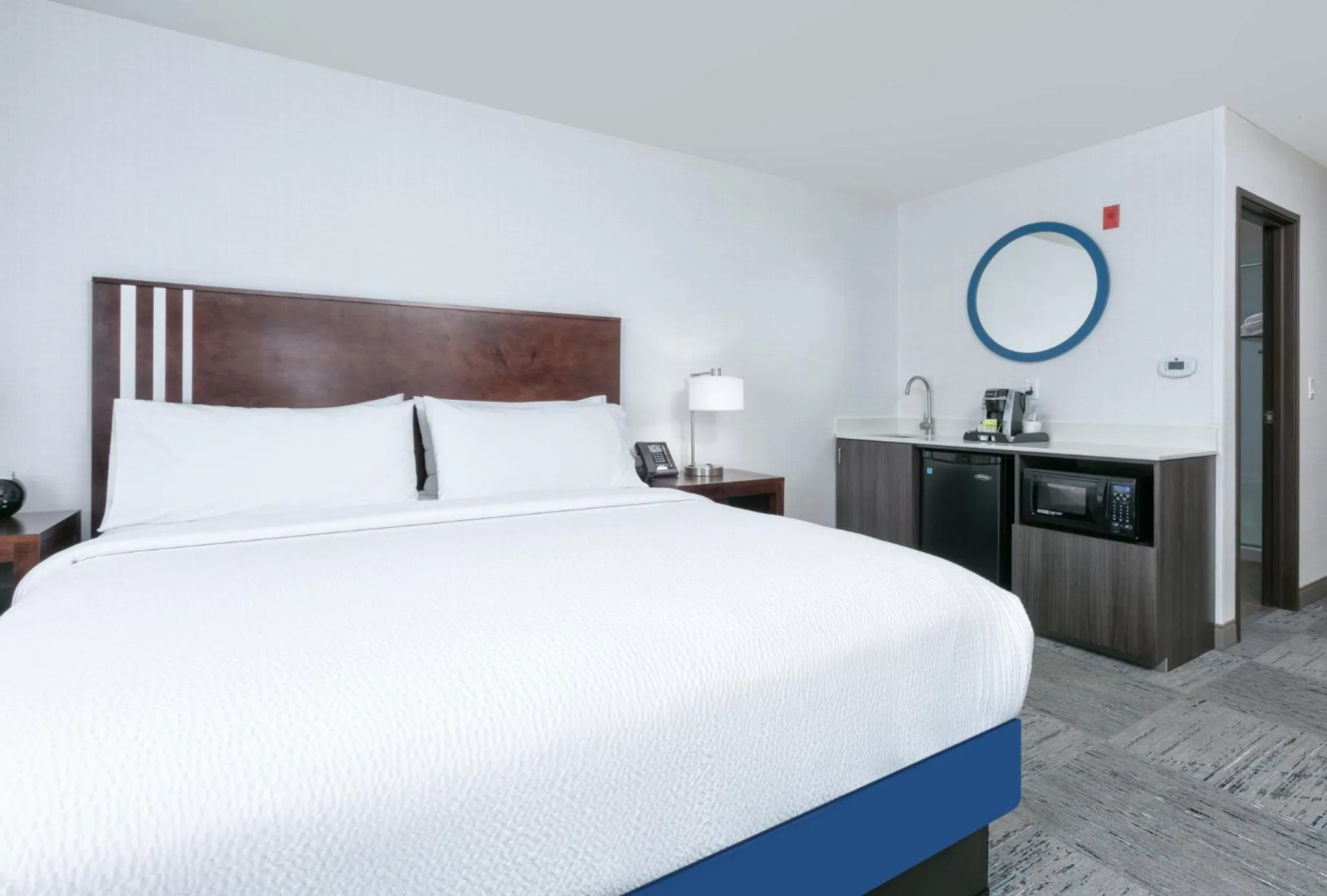 King Suite in Holiday Inn Express Spokane-Valley by IHG