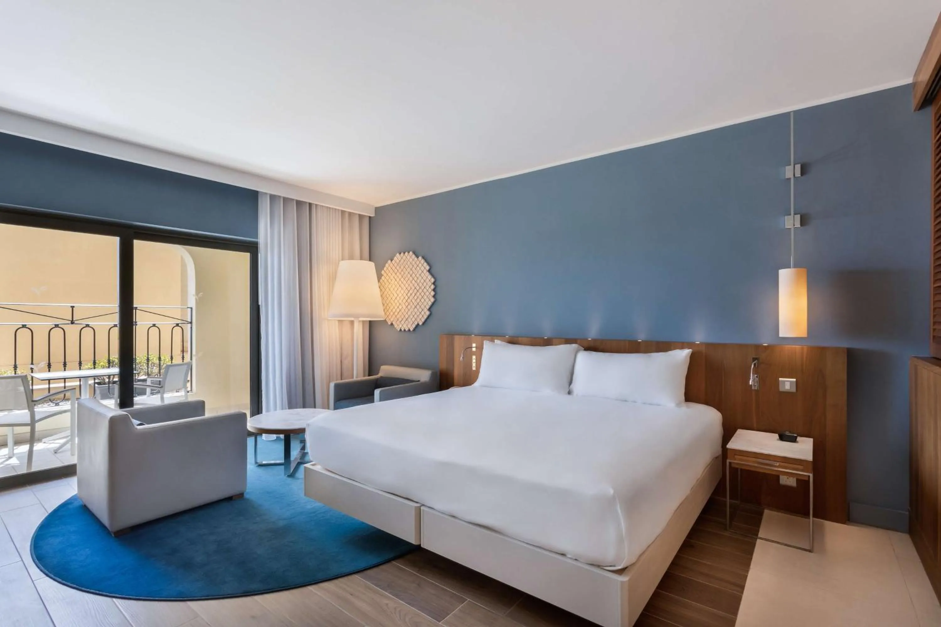 Deluxe King Room with Garden View in Hilton Malta