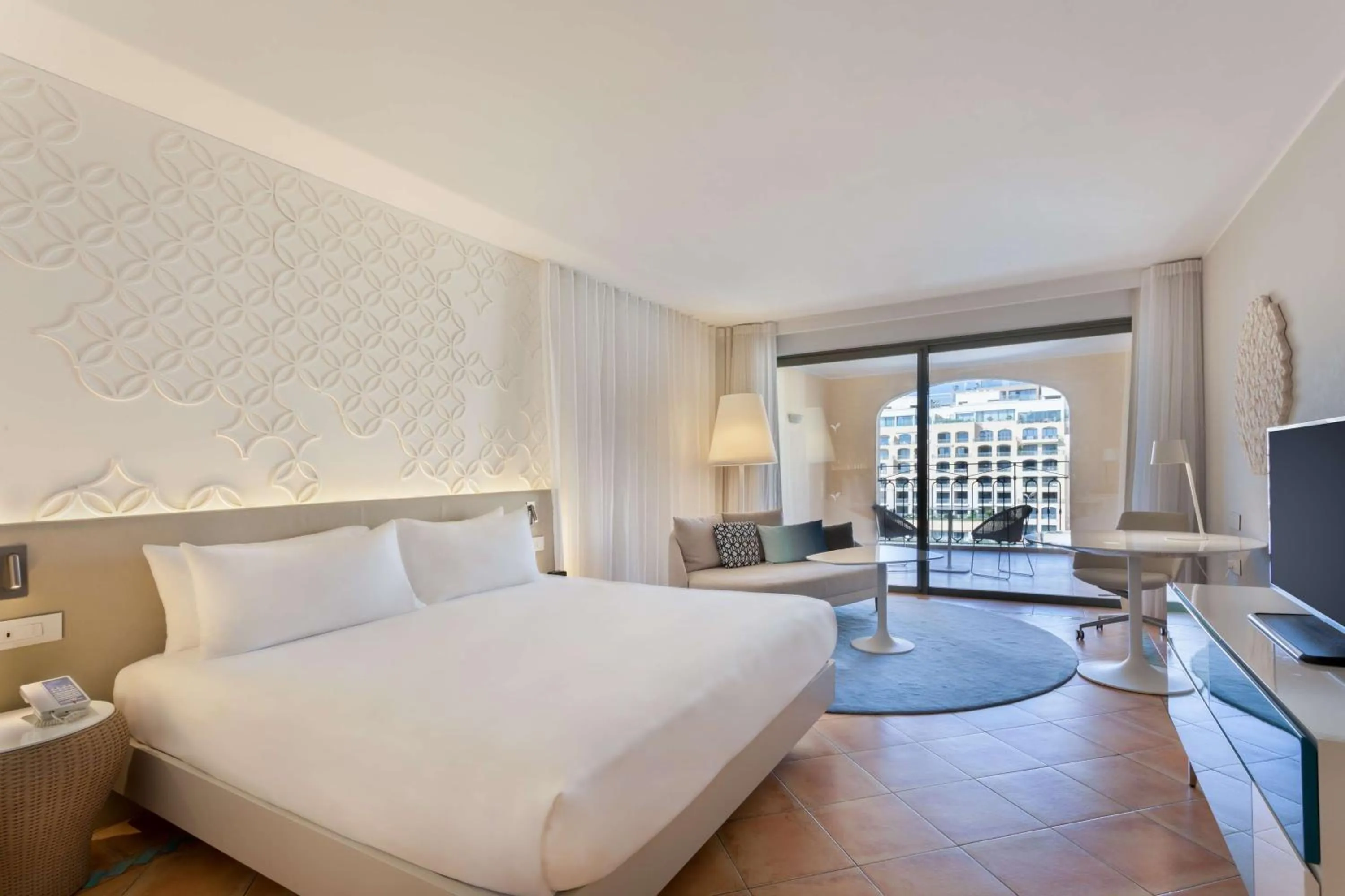 Deluxe King Room with Marina View in Hilton Malta