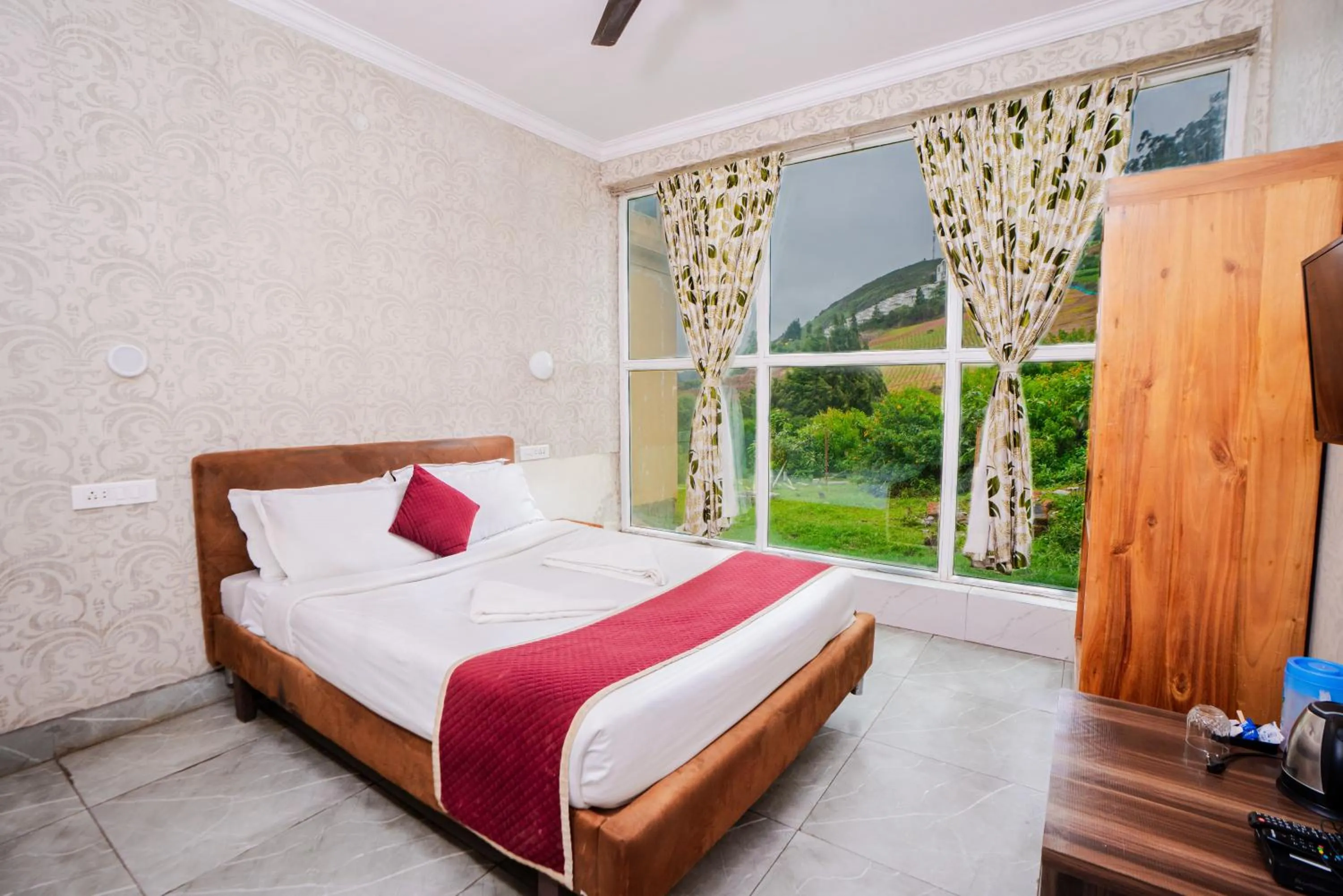 Deluxe Double Room in Tulips Valley View Resorts