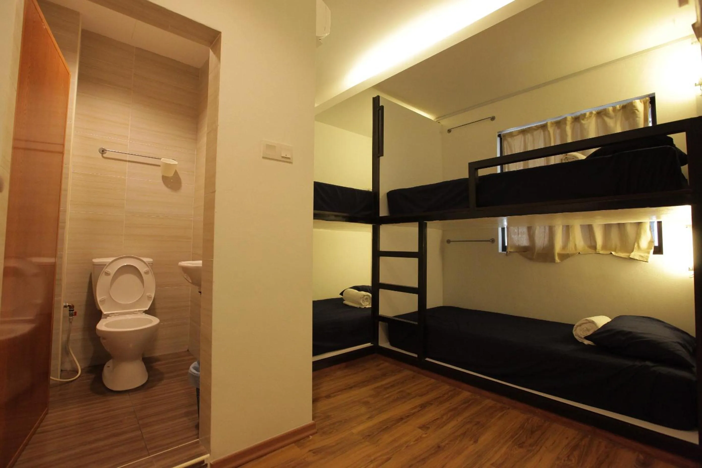 Single Bed in Female Dormitory Room in Hotel N45
