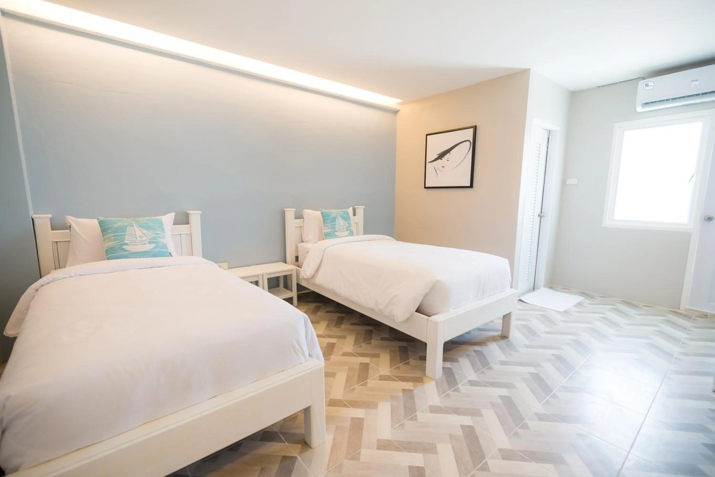 Twin Room with Bathroom in THE HABITAT Koh Chang - VJ Island View