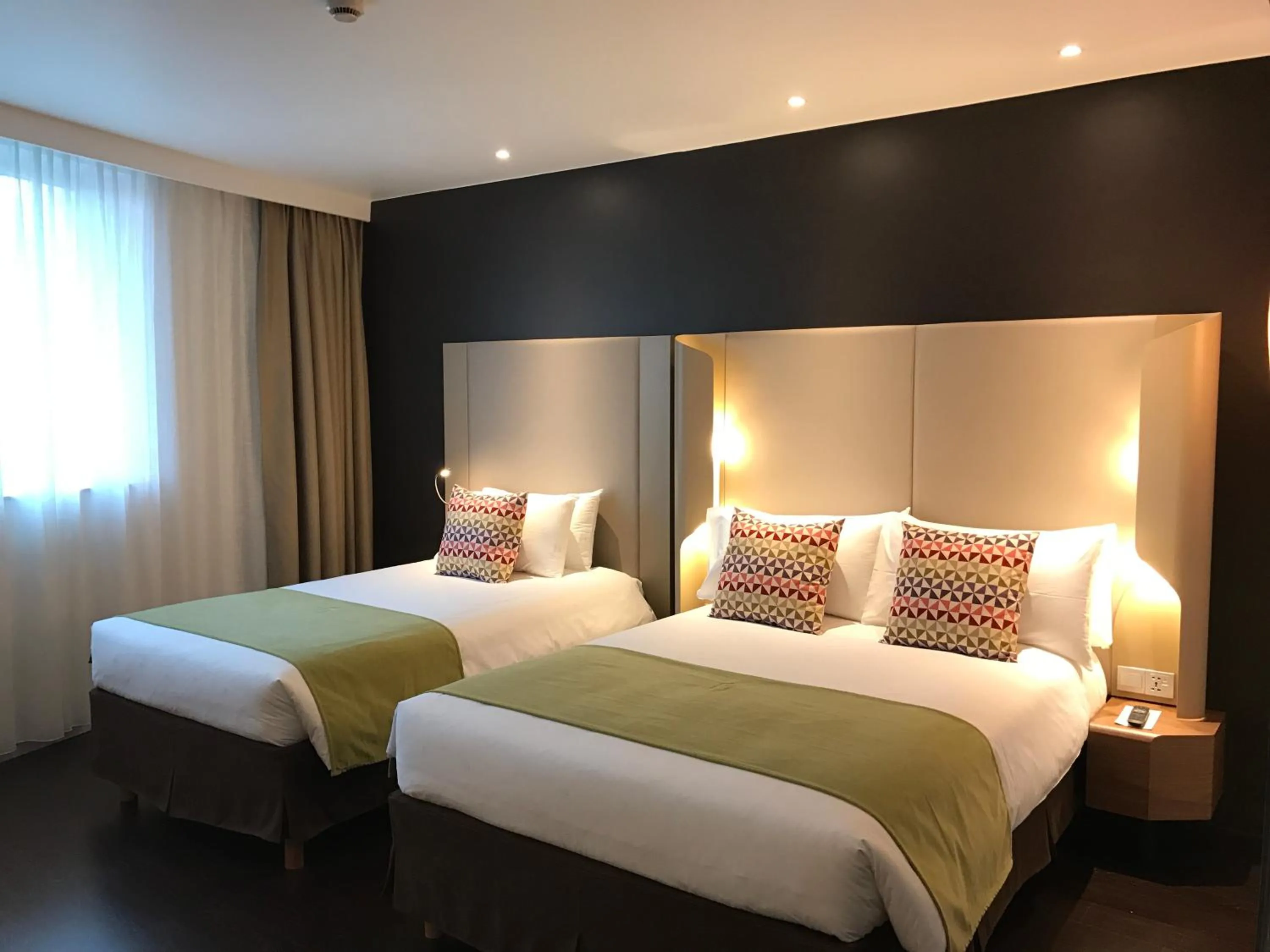 Standard Twin Room in Campanile Shanghai Bund Hotel