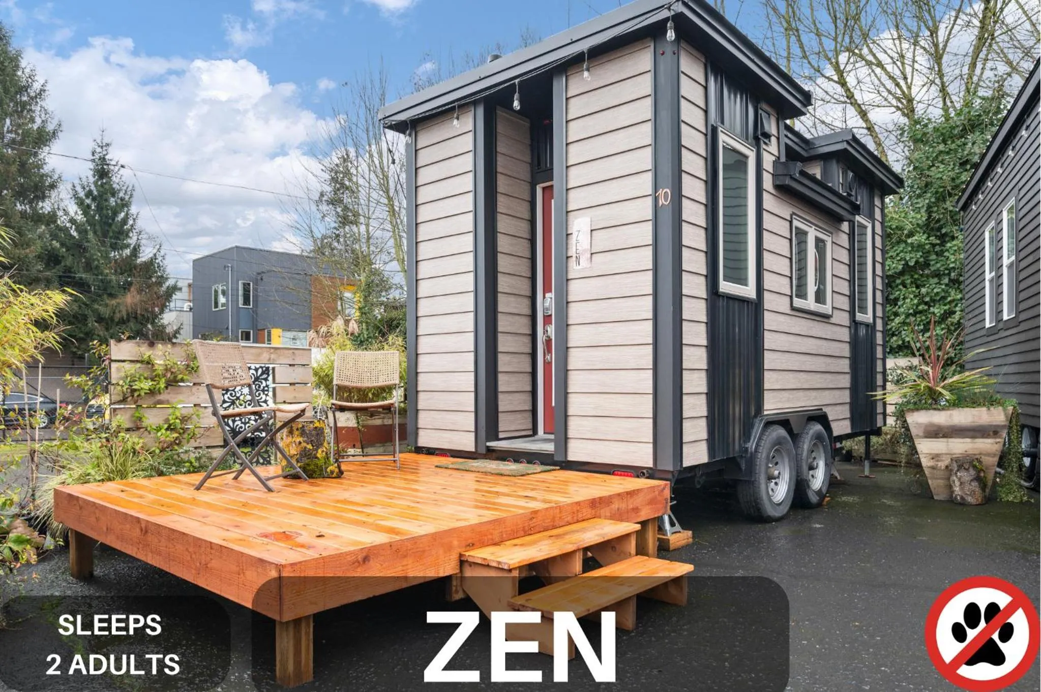 Deluxe Queen Studio  in Tiny Digs - Hotel of Tiny Houses