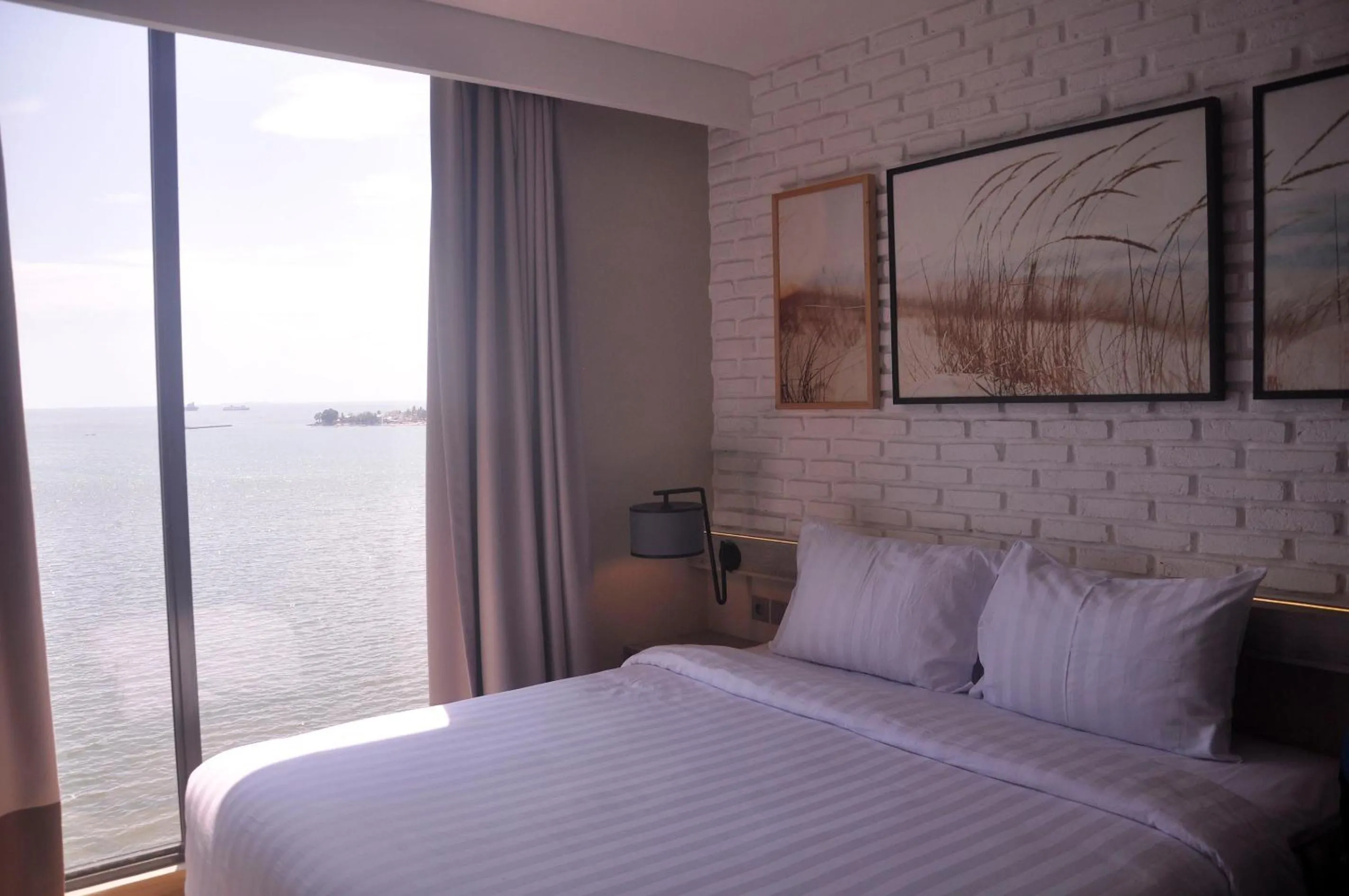 Superior Queen Room with Sea View in Expressia Hotel Makassar