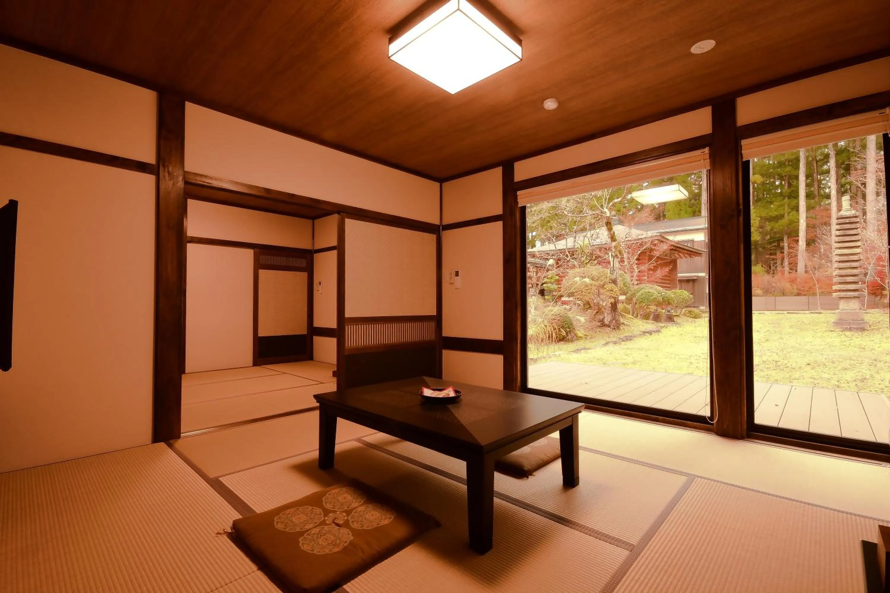 Japanese-Style Junior Suite Room with Garden View in Koyasan Shukubo Jokiin