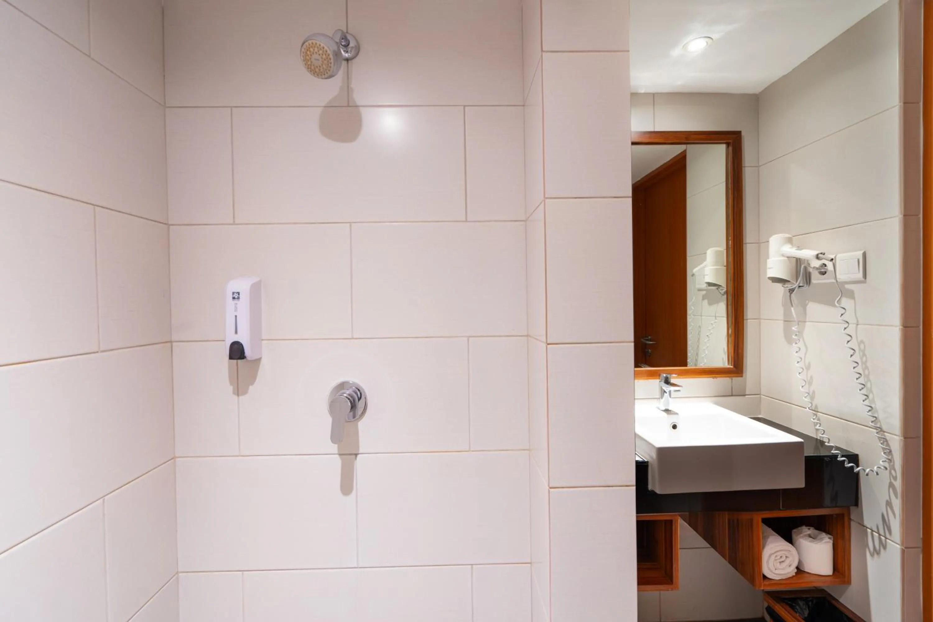 Super Express Twin Room in Swiss-Belexpress Kuta Legian