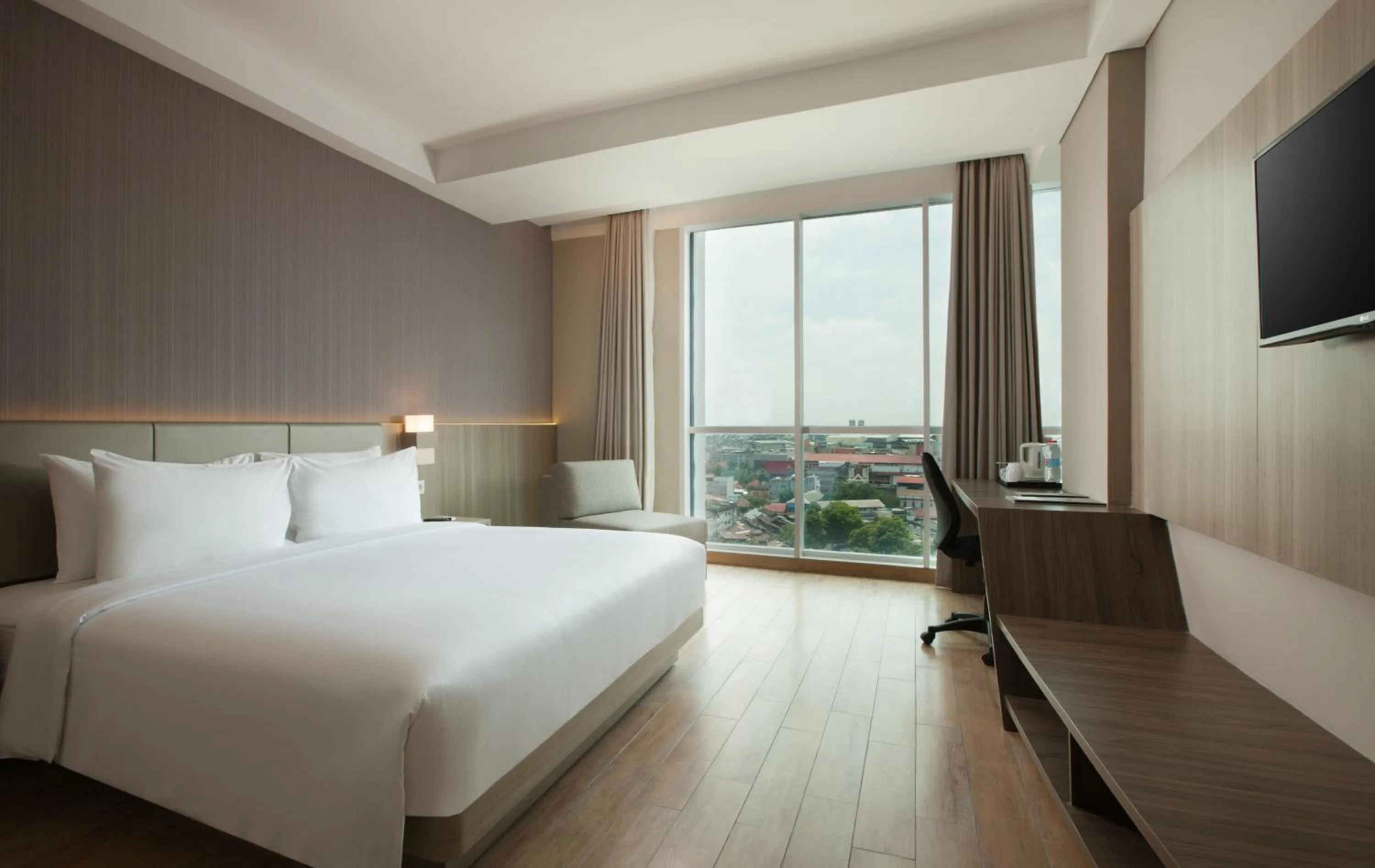 Deluxe King Room in Hotel Santika Radial Palembang
