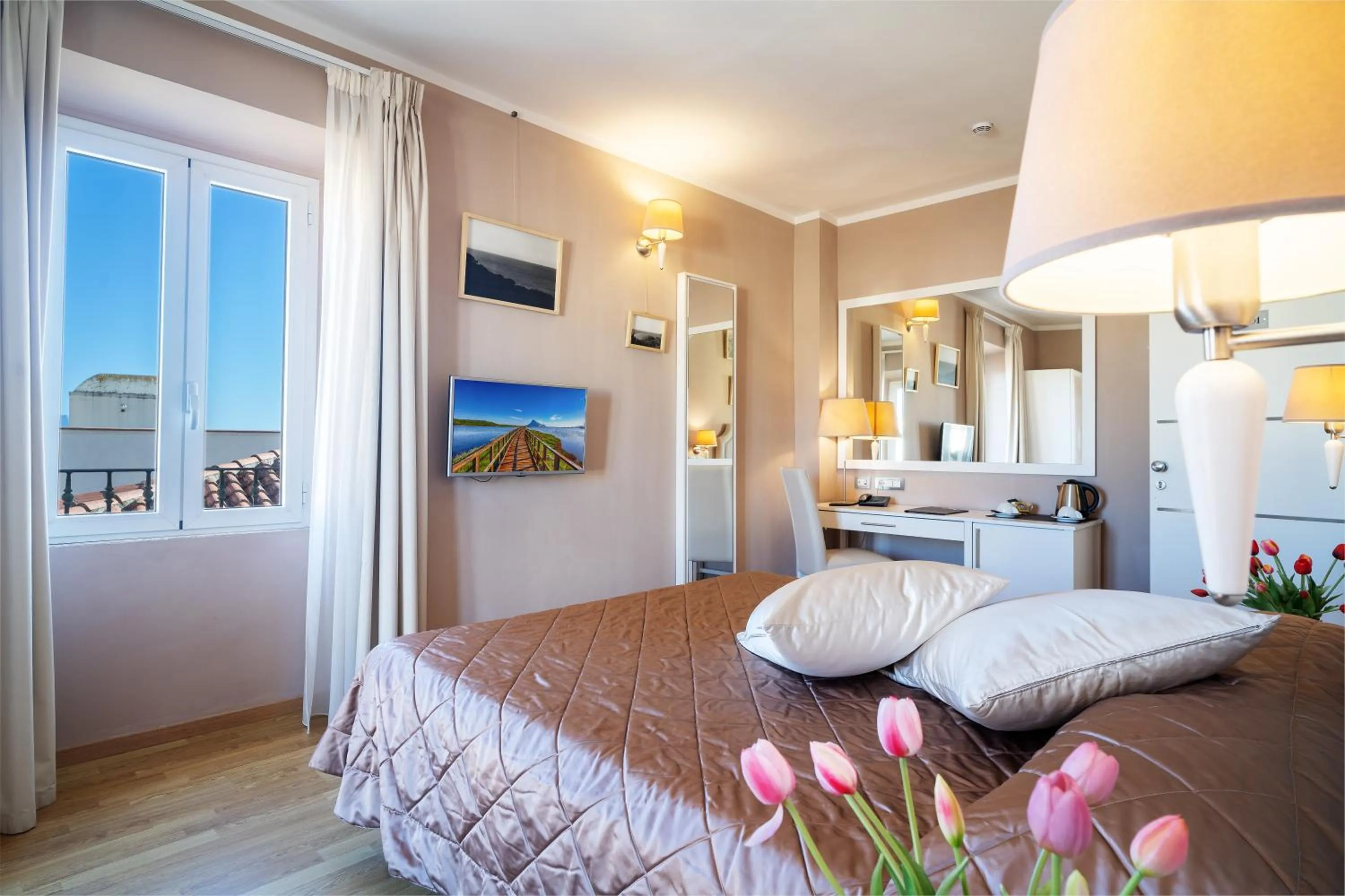 Superior Double Room with Balcony in Hotel Centrale