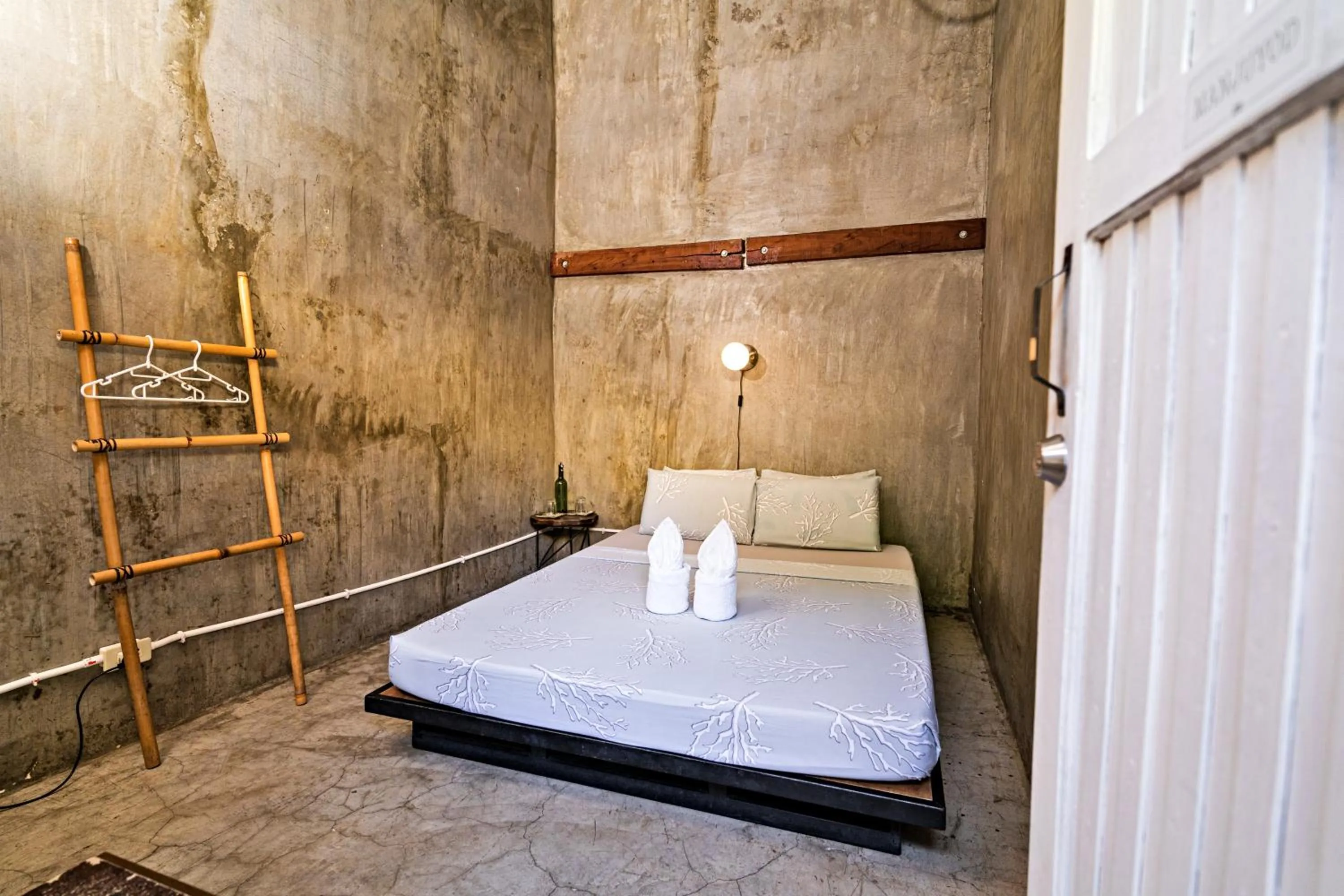 Double Room with Private Bathroom in The Flying Fish Hostel