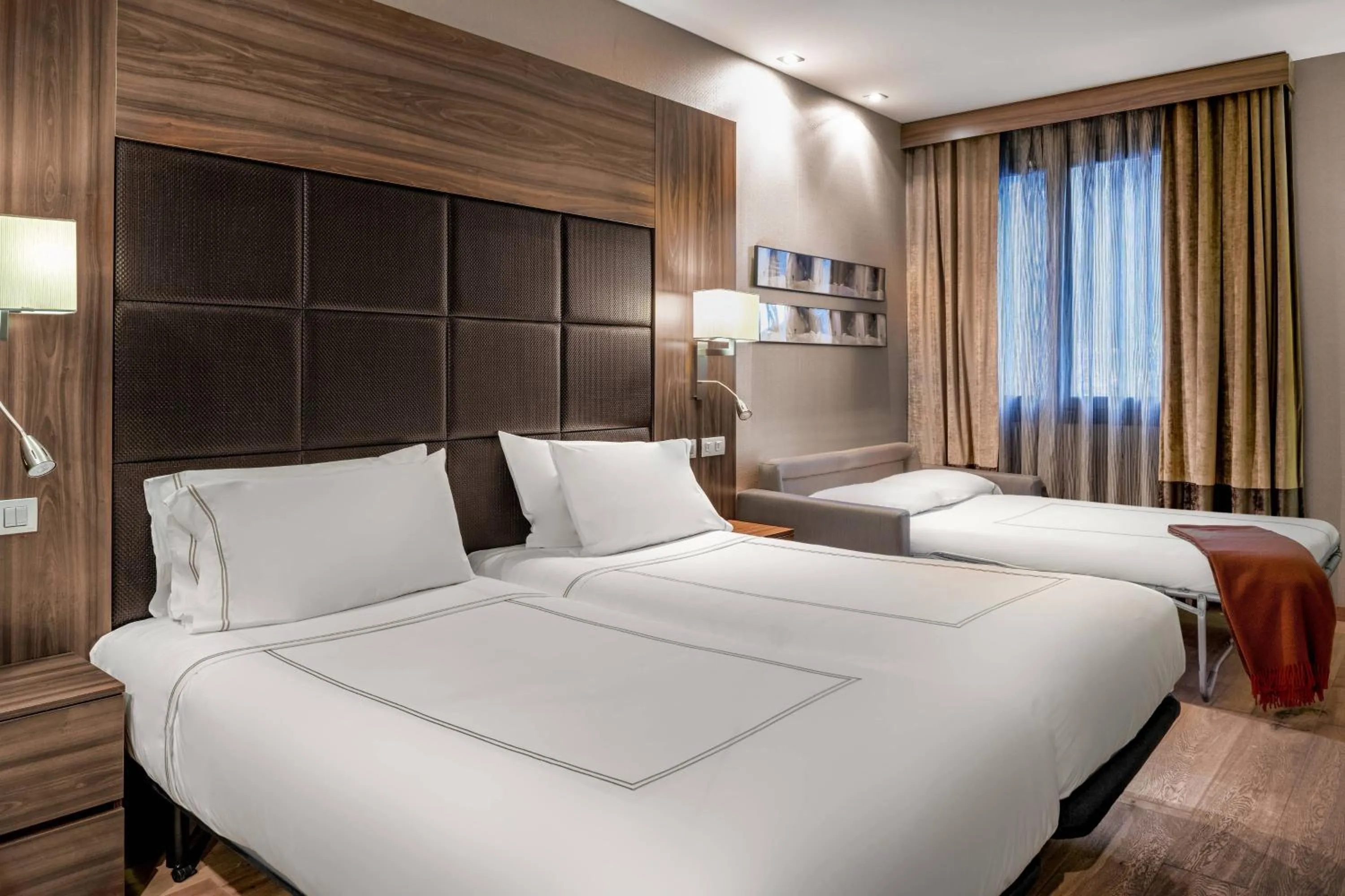 Deluxe Twin Room in Hotel AC Baqueira Ski Resort, Autograph Collection