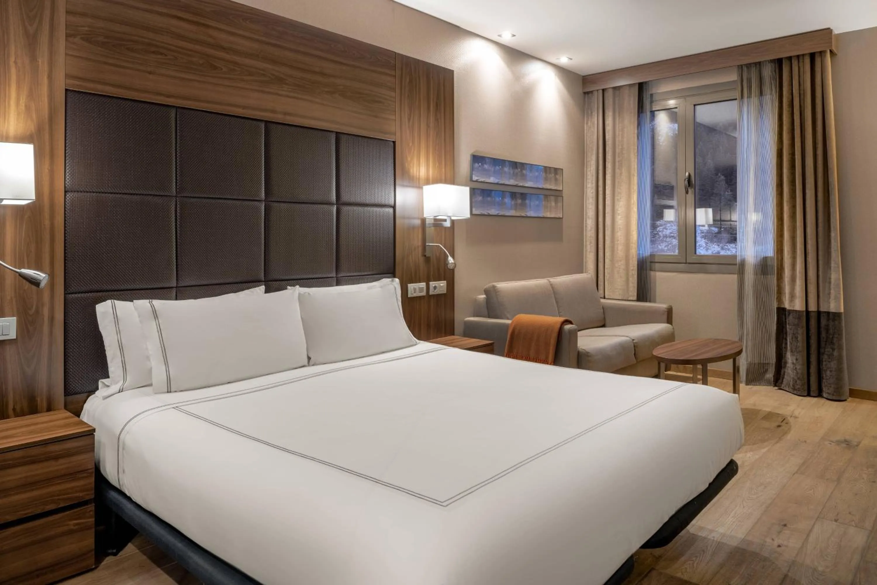 Deluxe King Room with Mountain View in Hotel AC Baqueira Ski Resort, Autograph Collection