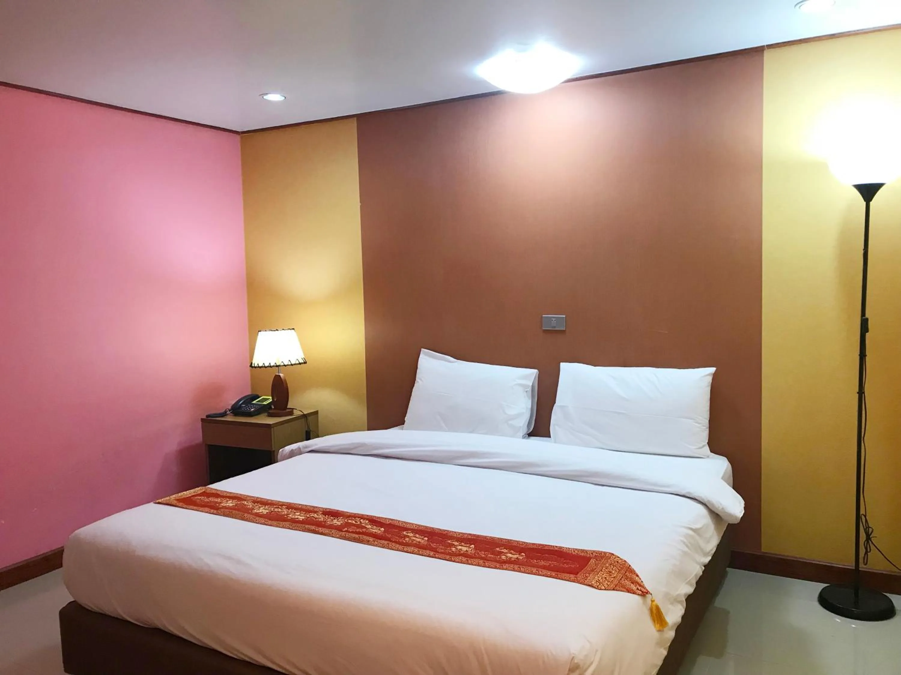 Superior Double Room in Toh Buk Seng Ayutthaya Hotel