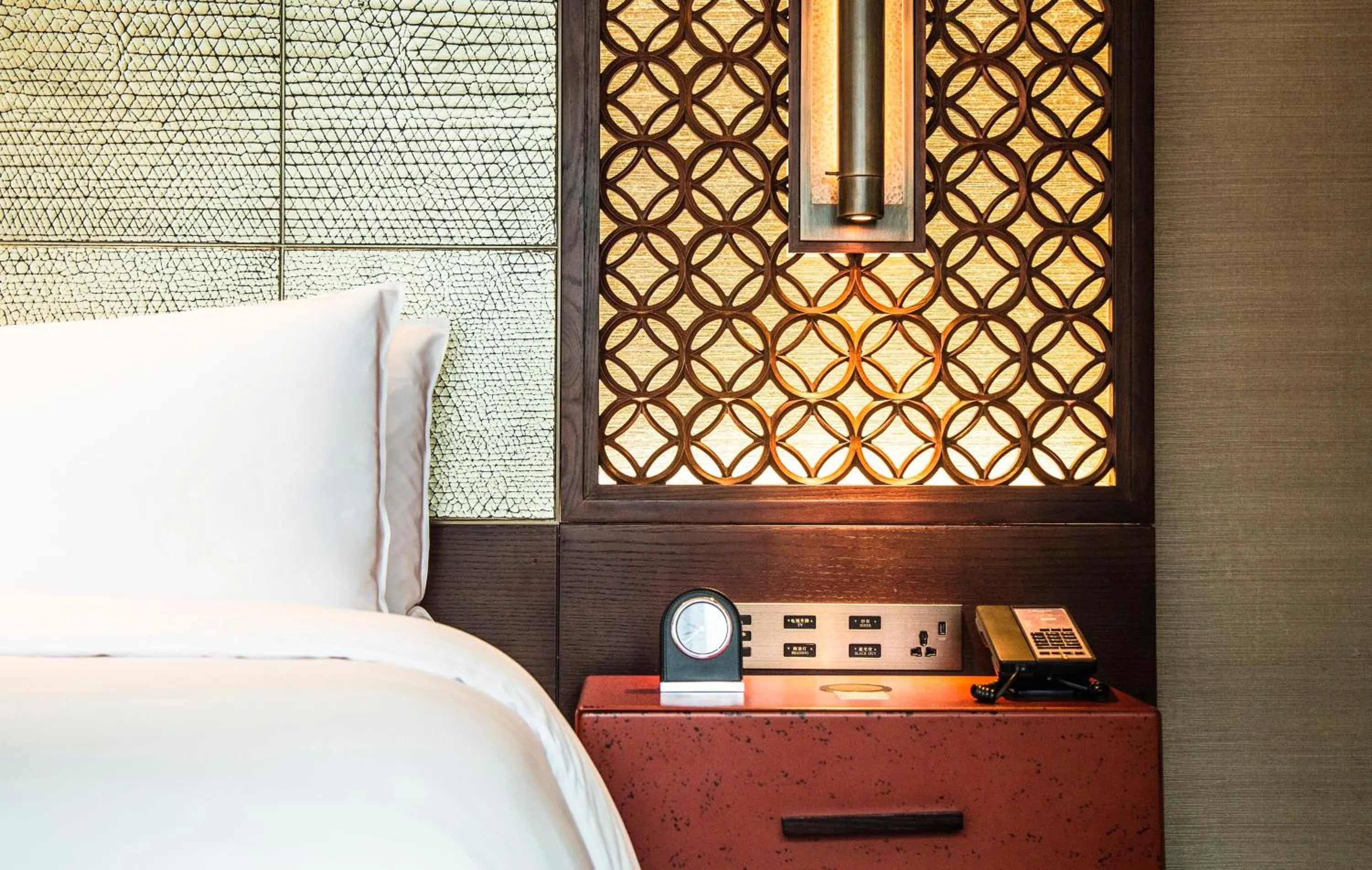 Classic King Room - Low Floor in Regent Chongqing - Complimentary 1st round mini bar daily