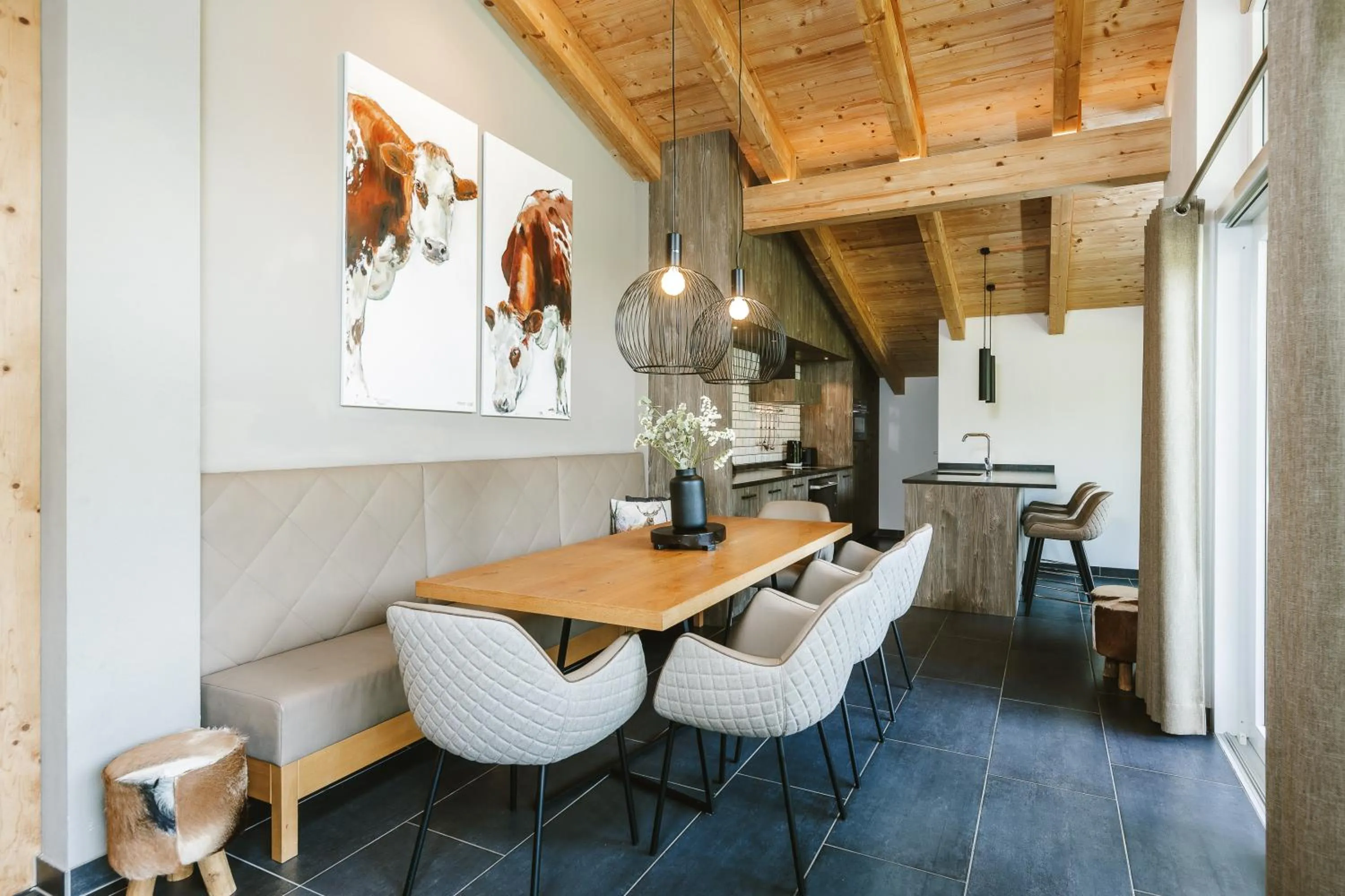 Three-Bedroom Penthouse Suite with Sauna in AvenidA Panorama Suites