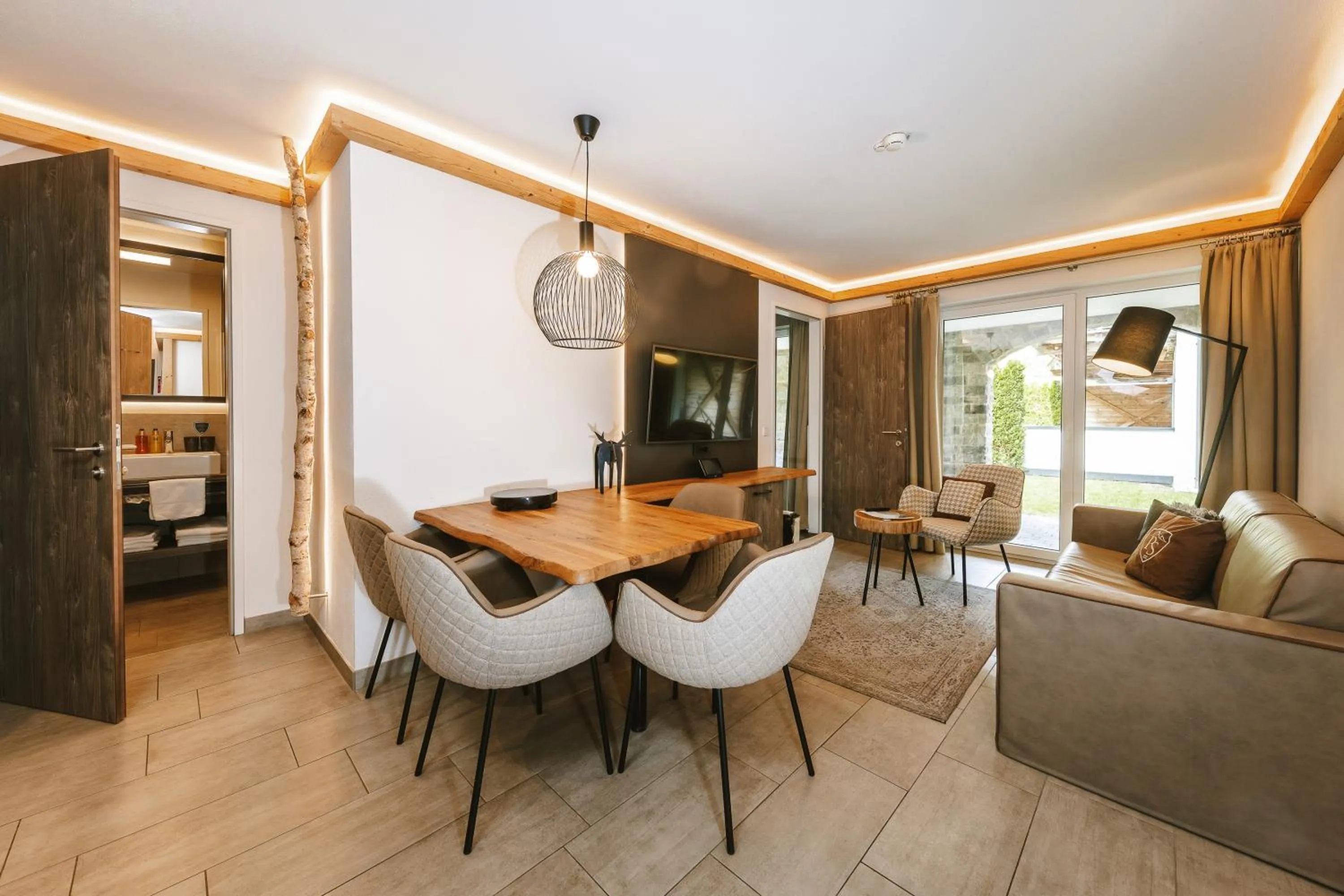 One-Bedroom Suite in AvenidA Panorama Suites