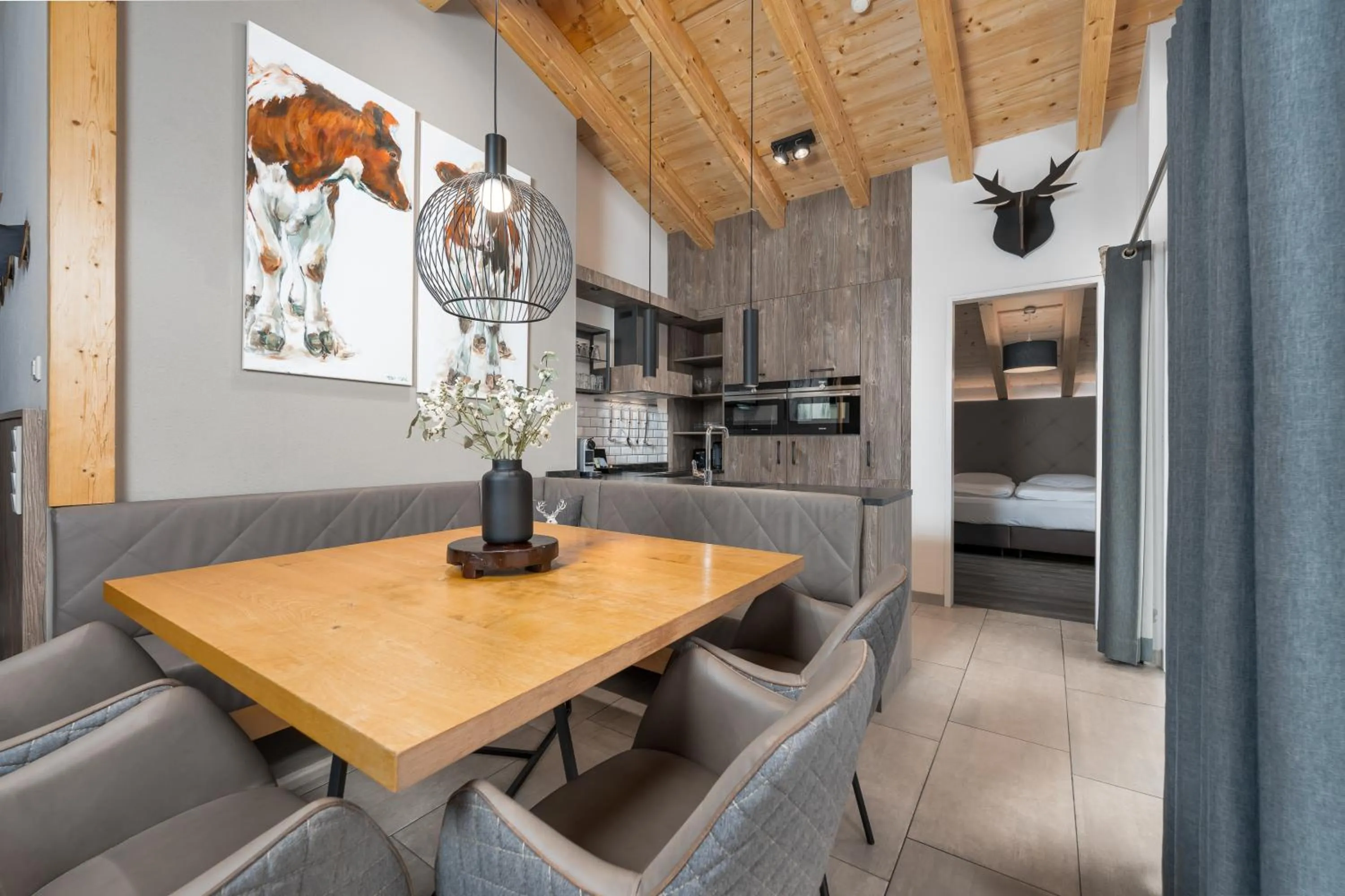 Four-Bedroom Penthouse Suite with Sauna in AvenidA Panorama Suites