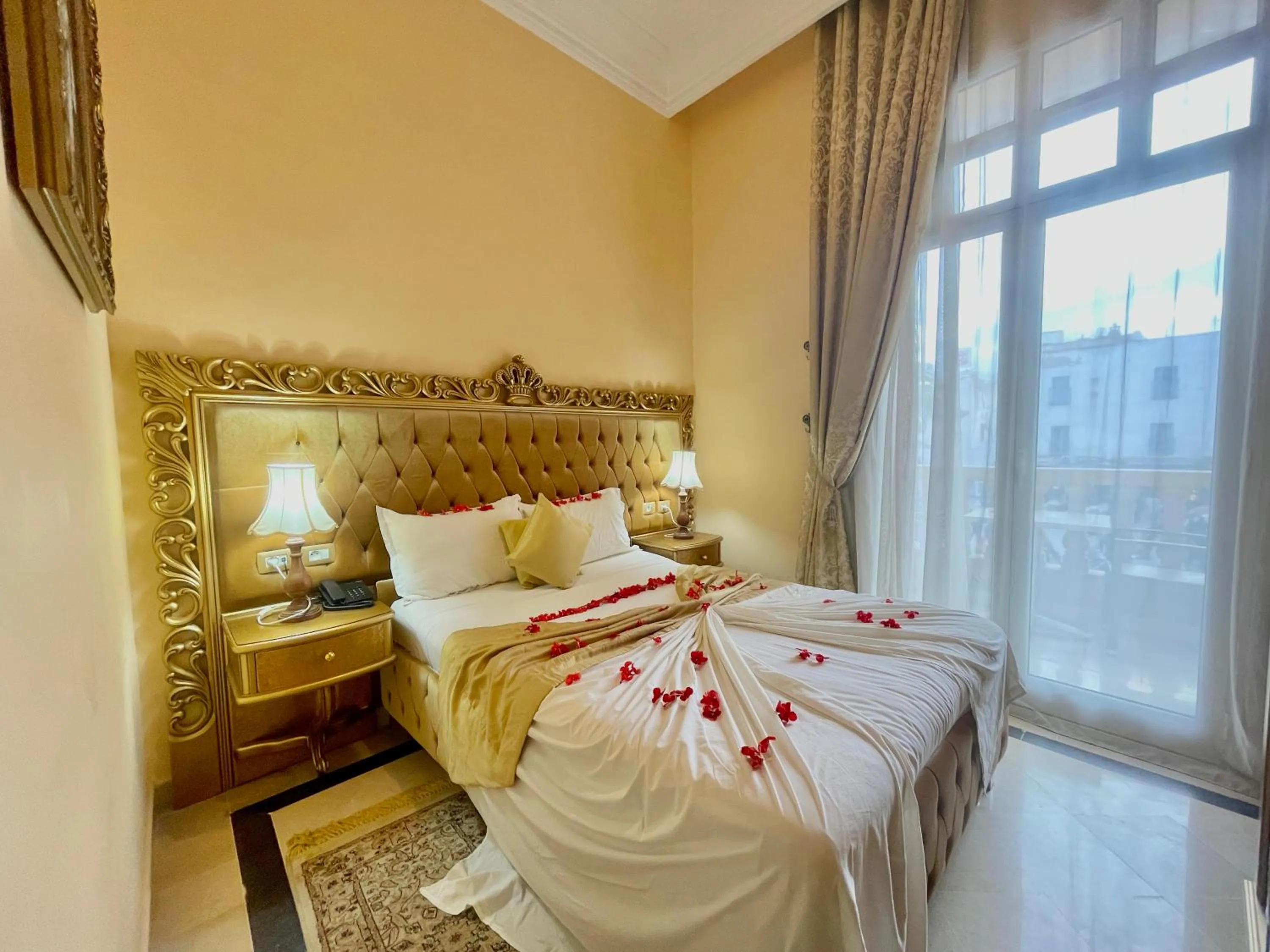 Single Room - single occupancy in Royal Victoria - Ex British Embassy