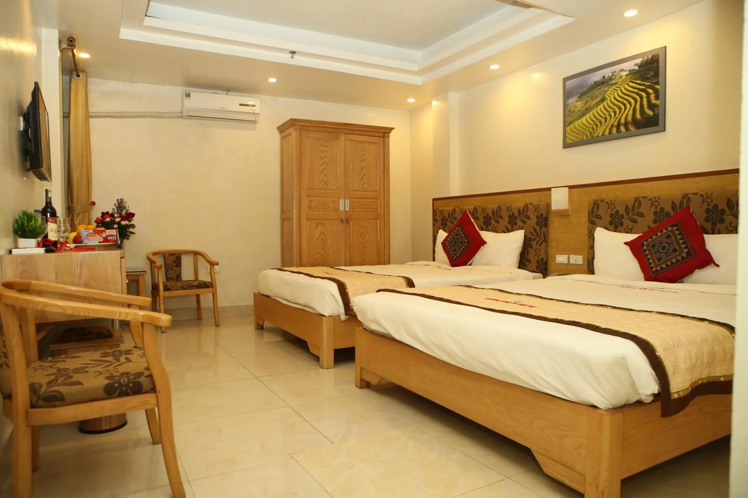Deluxe Queen Room with Two Queen Beds in Sapa Snow Hotel