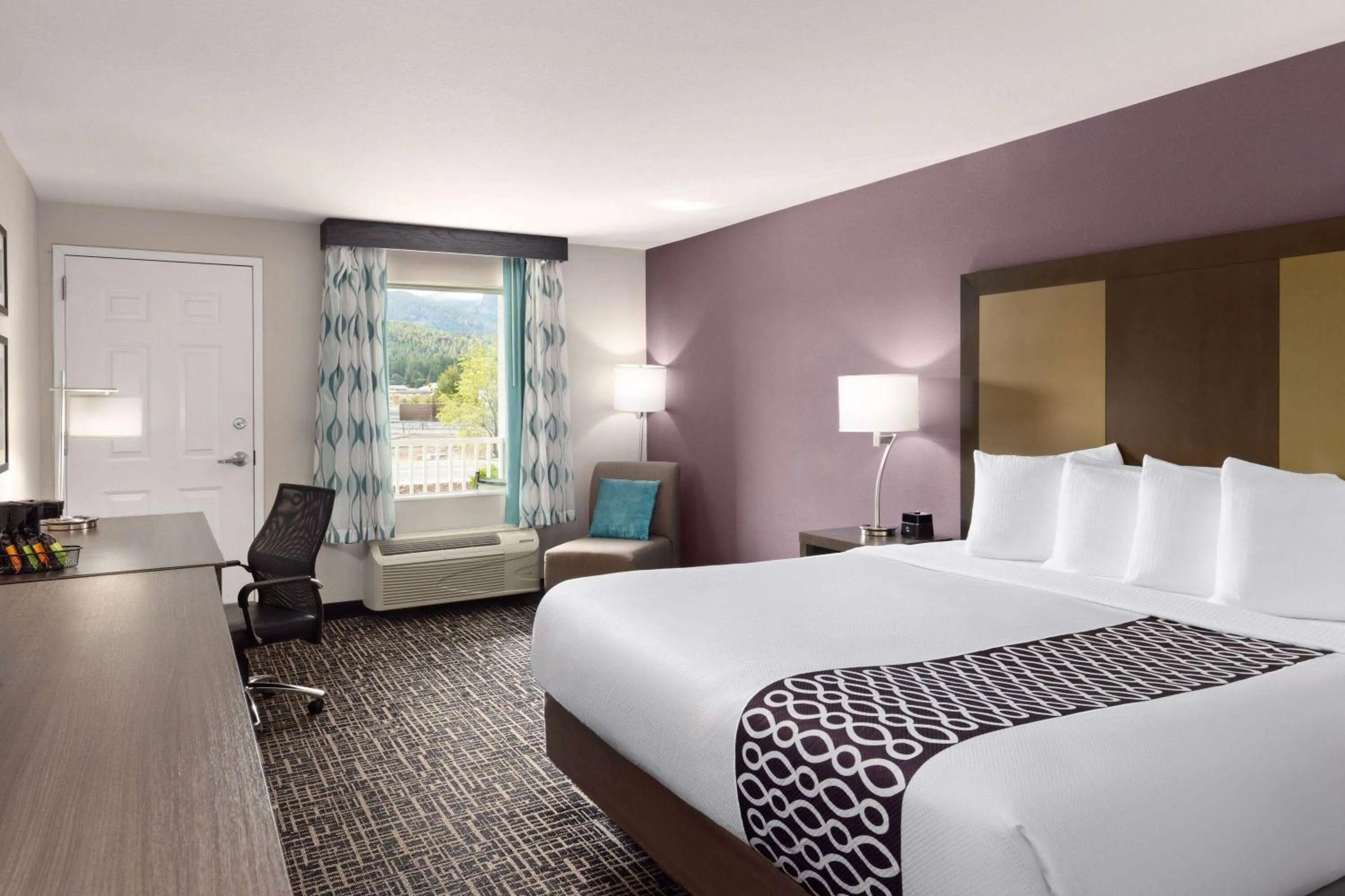Deluxe King Room - Non-Smoking in La Quinta by Wyndham Williams-Grand Canyon Area