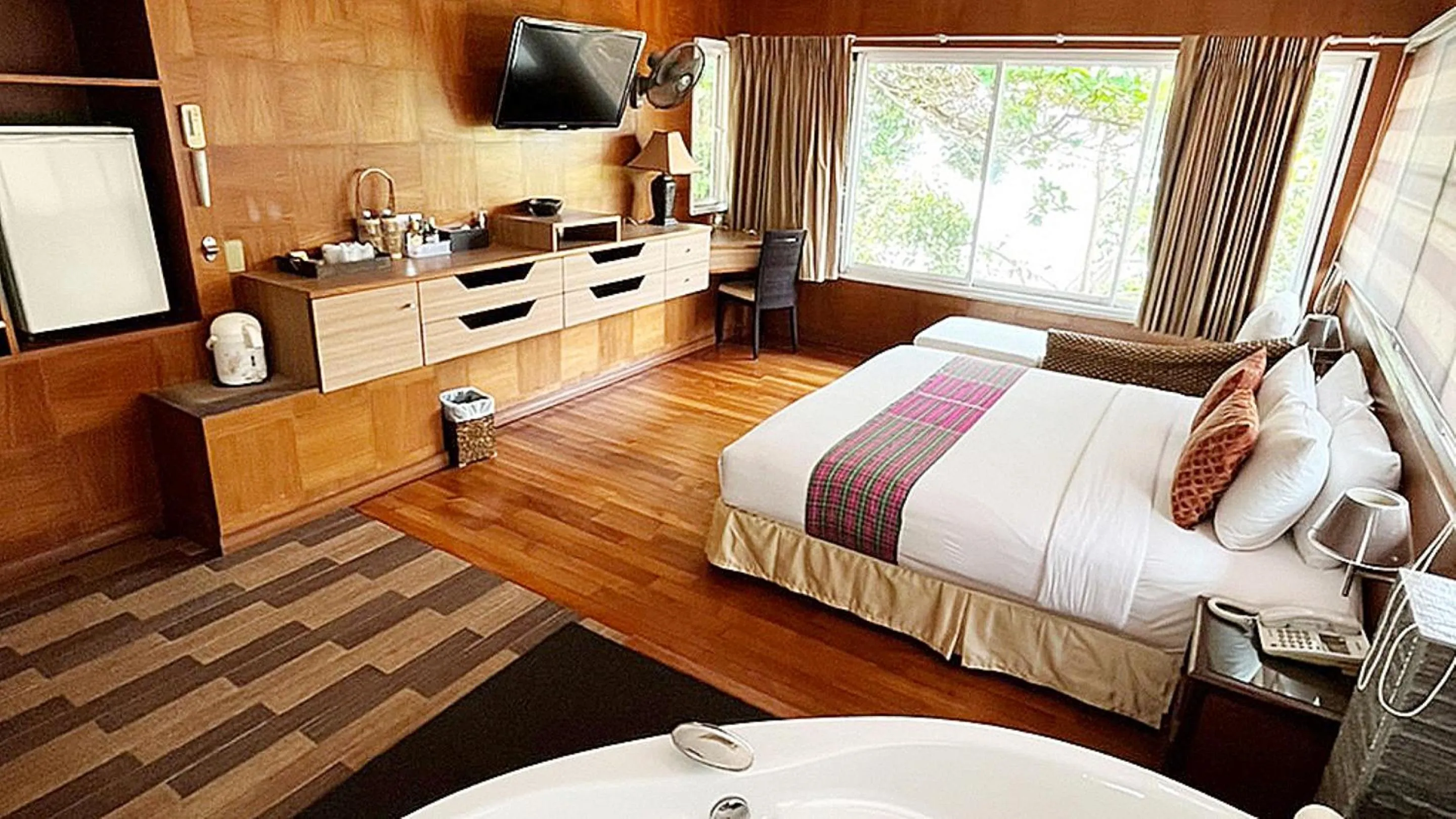  Sky  in Birds and Bees Resort