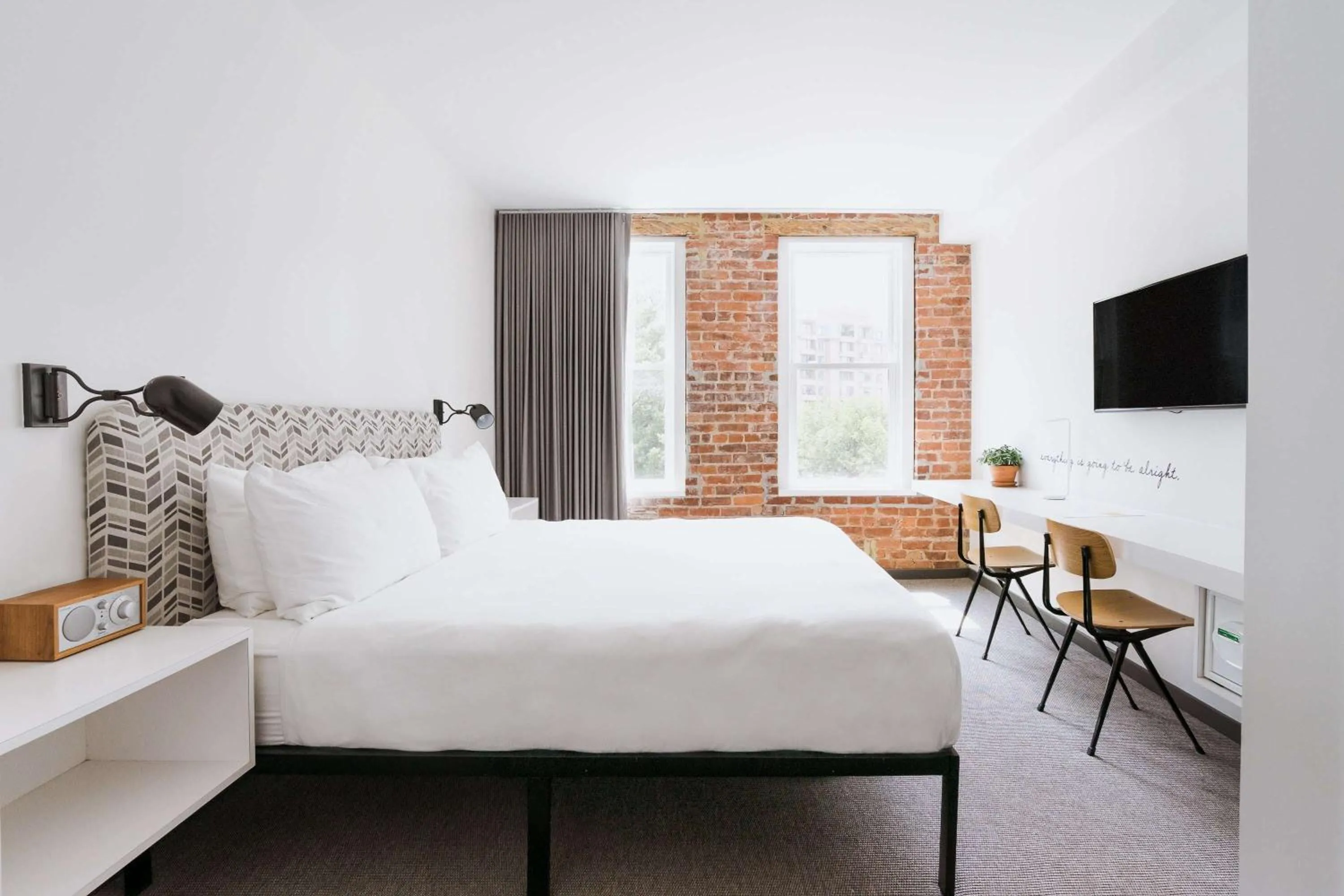 Hive King in Hotel Hive