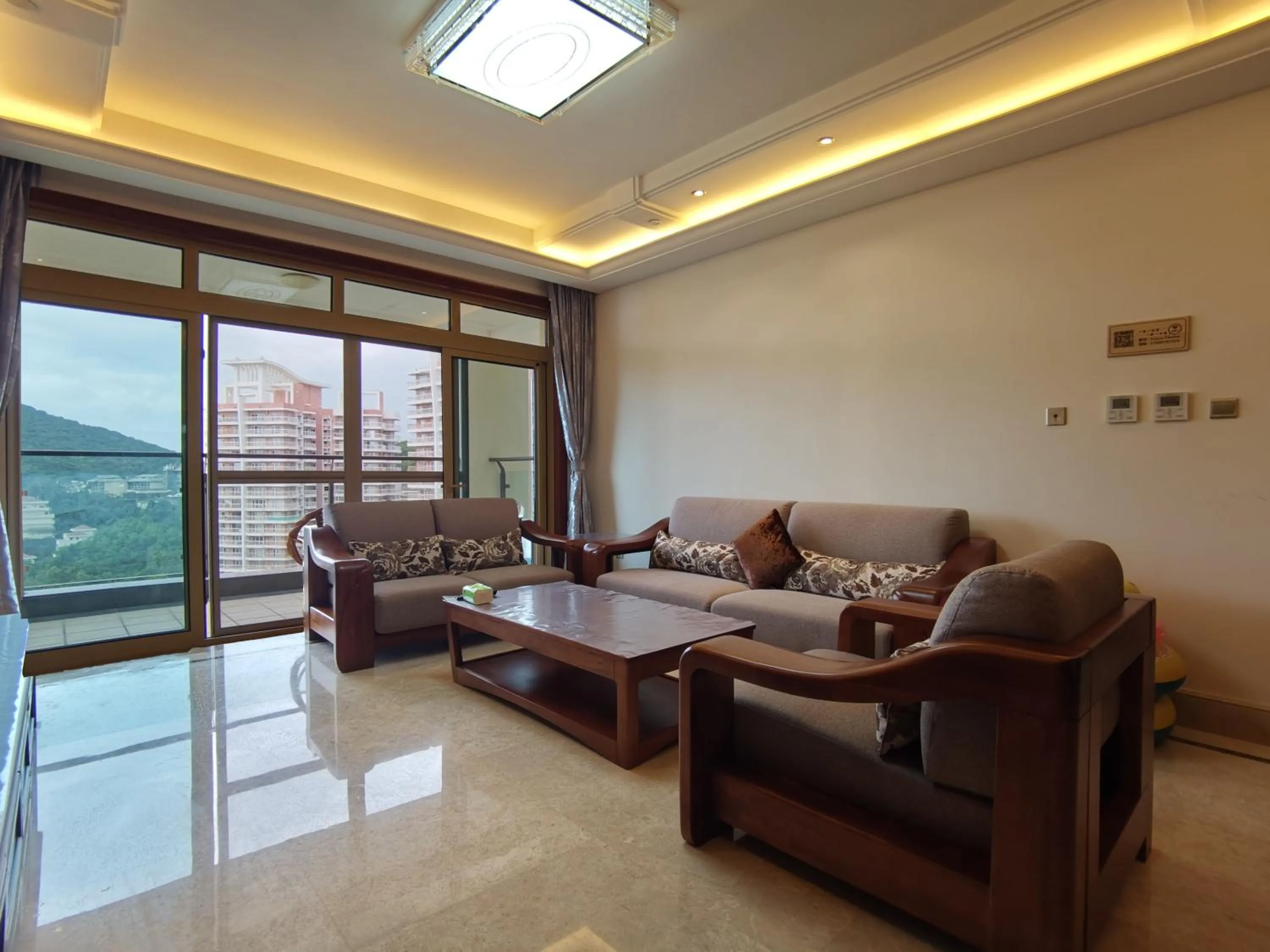 Suite with Sea View in Sanya Yikehai View Apartments