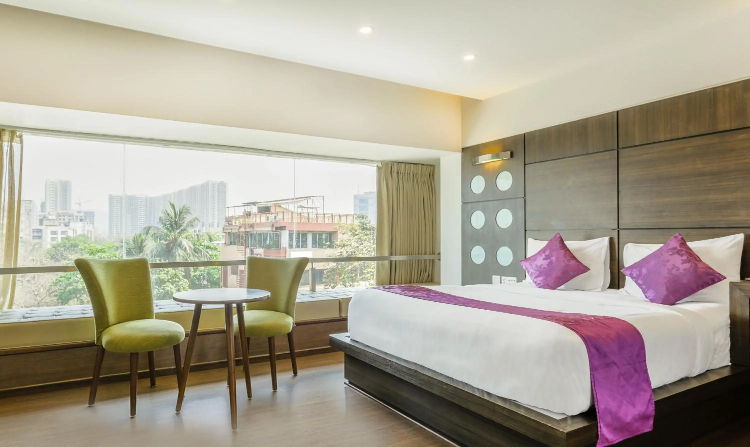 Emerald Suite - single occupancy in Hotel Metropolis