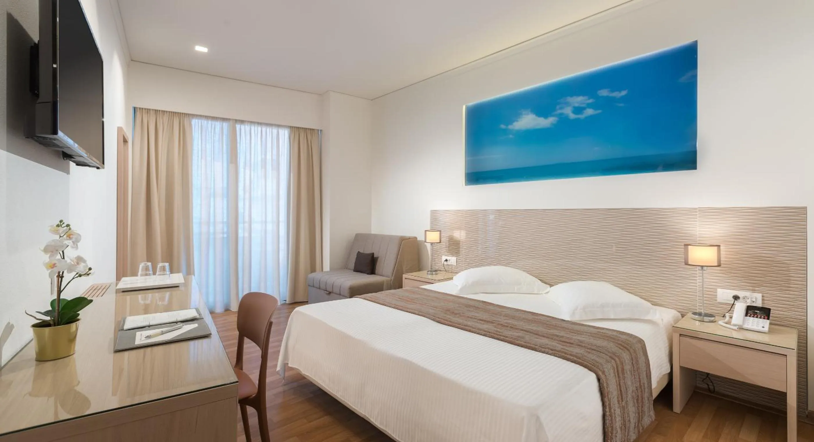 Twin Room in Alexandra Hotel&Apartments