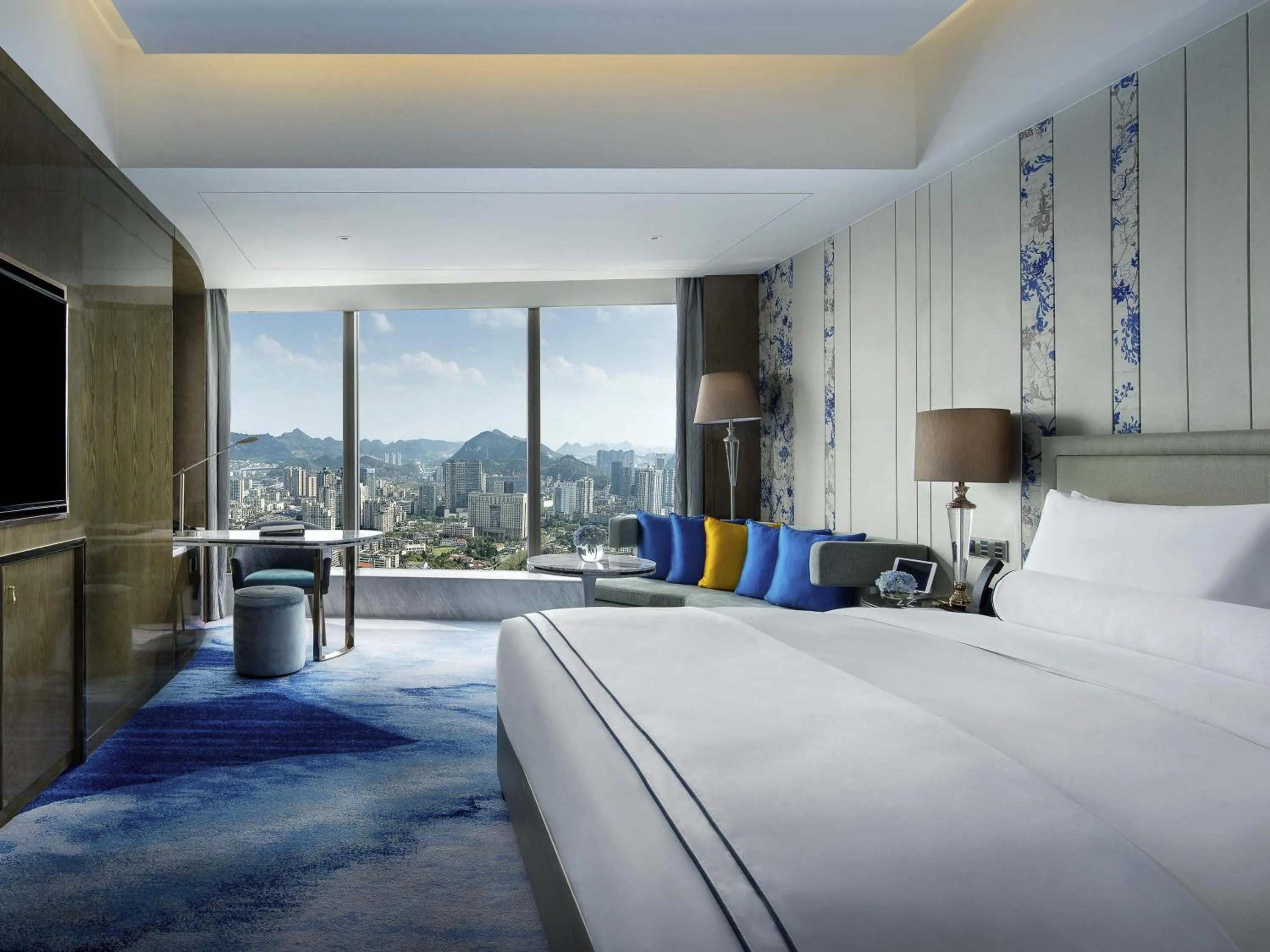 Superior King Room in Sofitel Guiyang Hunter