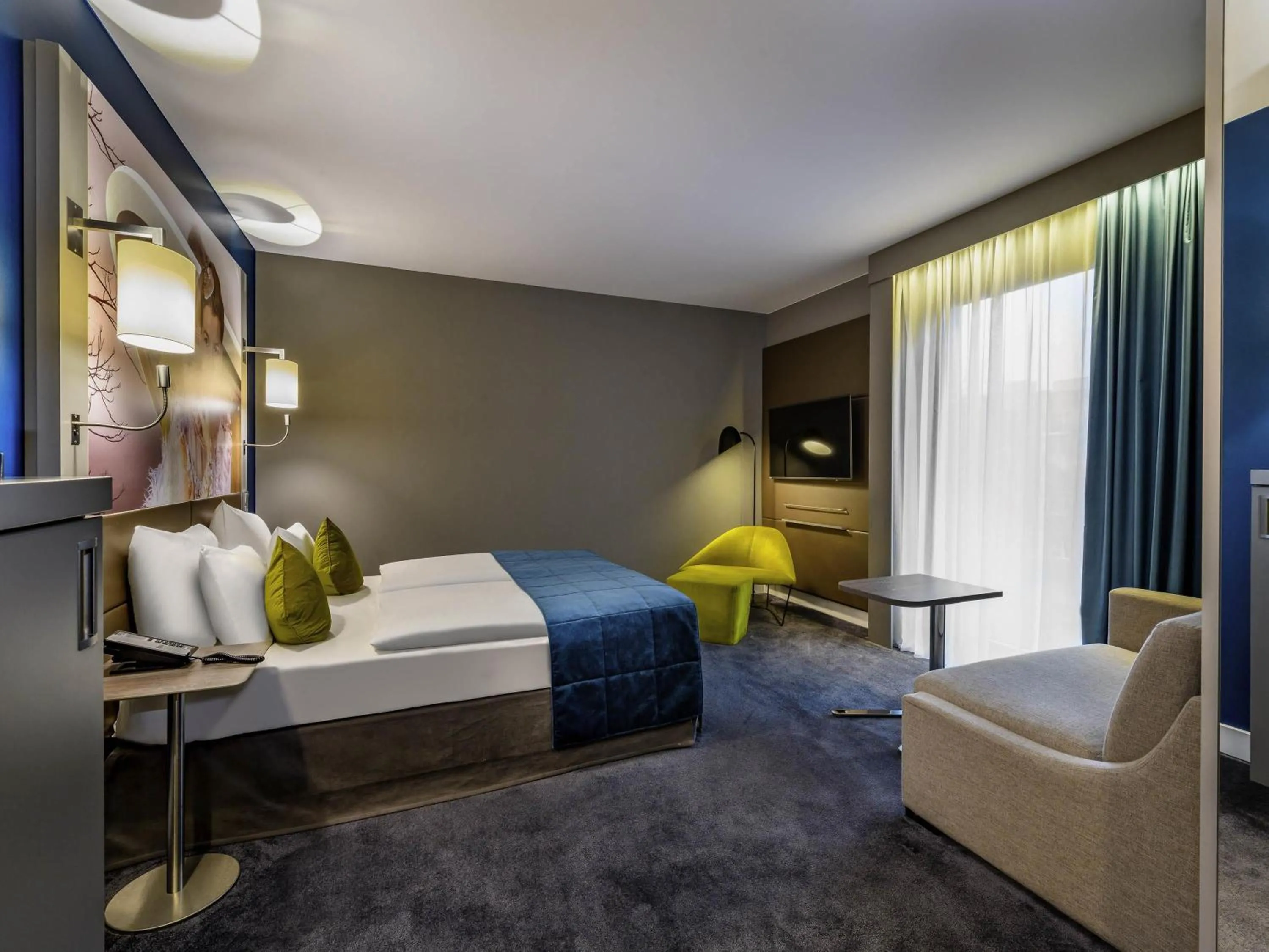 Superior Queen Room with Sofa Bed in MERCURE Hotel Berlin Wittenbergplatz