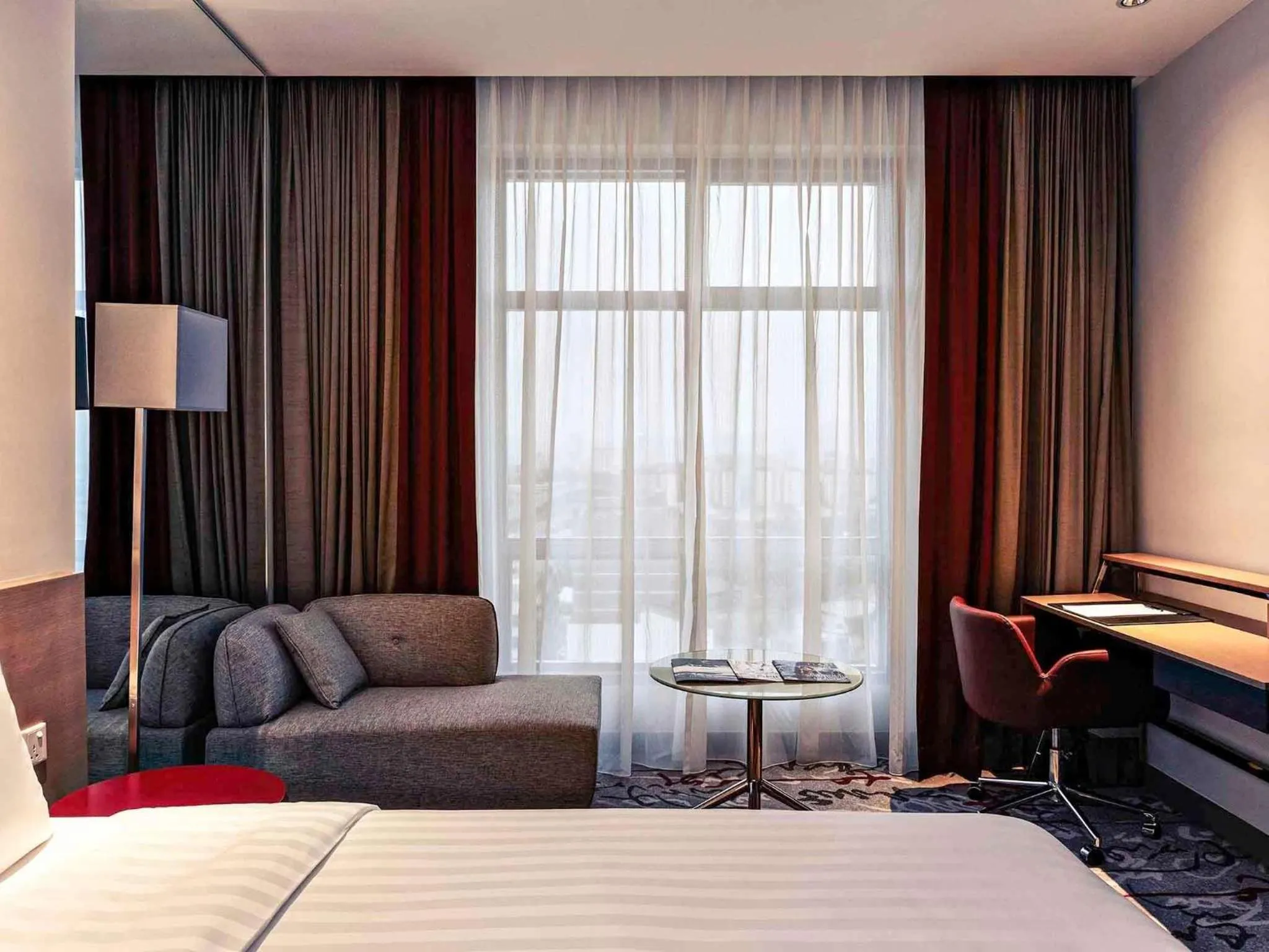 Privilege Luxe Room - 1 queen bed in Mercure Kuala Lumpur Shaw Parade